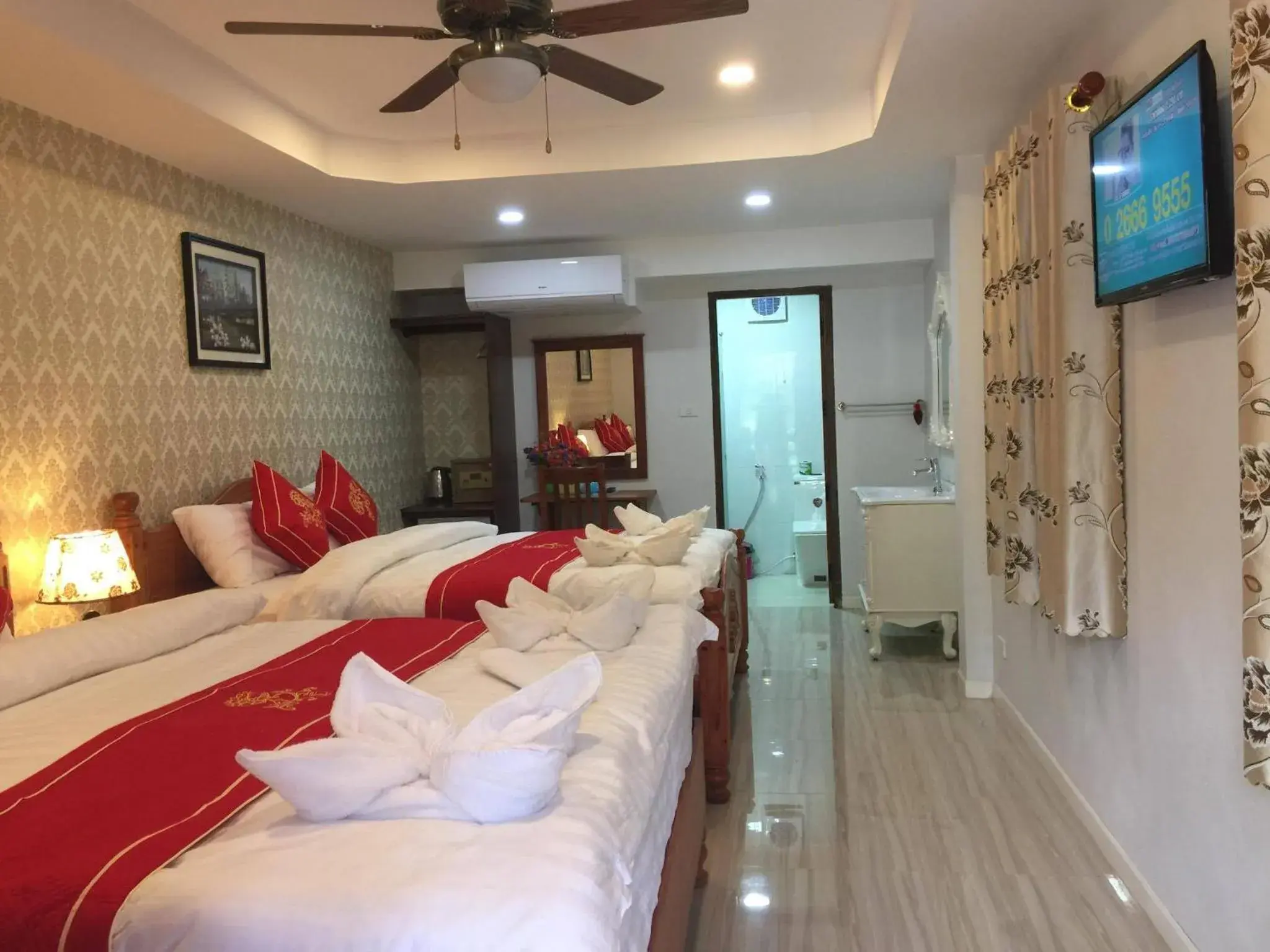 Bed in Golden Lotus Namkhan View Bed in Golden Lotus Namkhan View