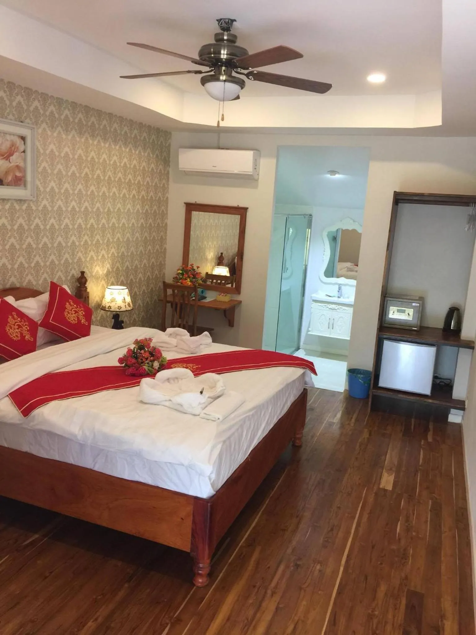 Bed in Golden Lotus Namkhan View