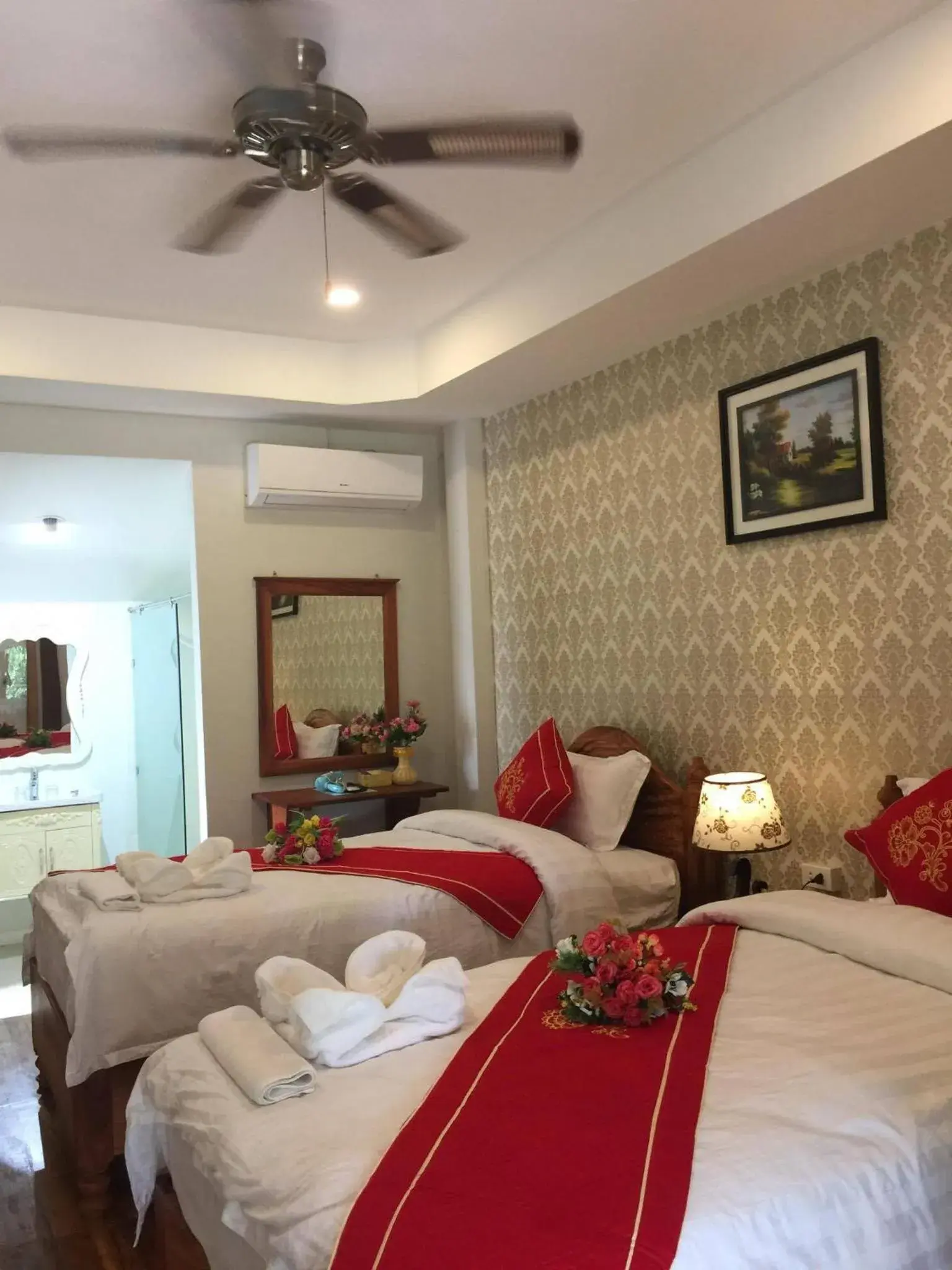 Bed in Golden Lotus Namkhan View Bed in Golden Lotus Namkhan View