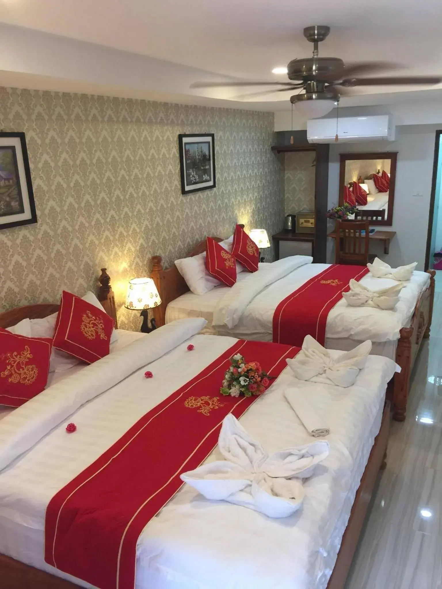 Bed in Golden Lotus Namkhan View Bed in Golden Lotus Namkhan View