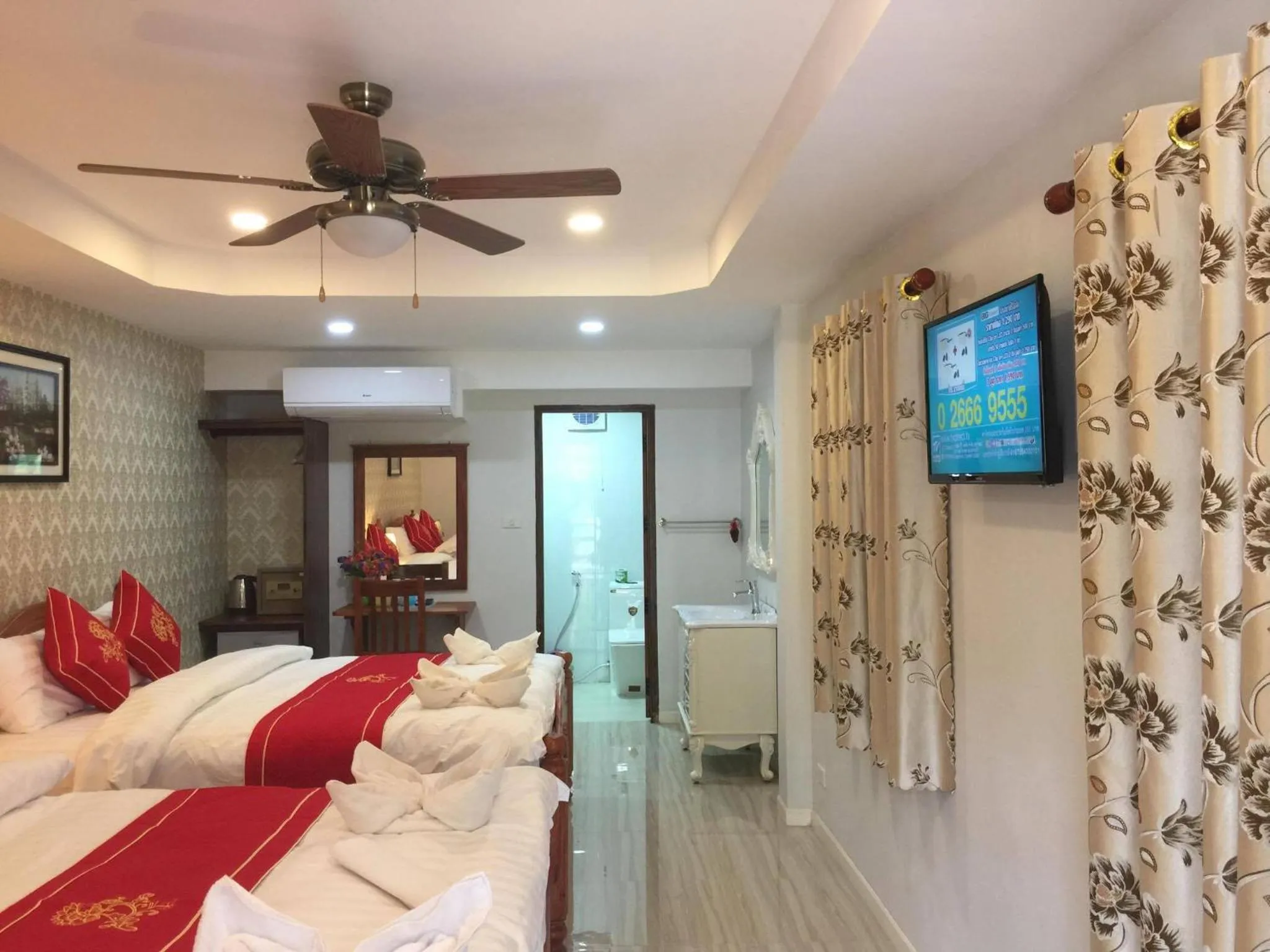 Bed in Golden Lotus Namkhan View