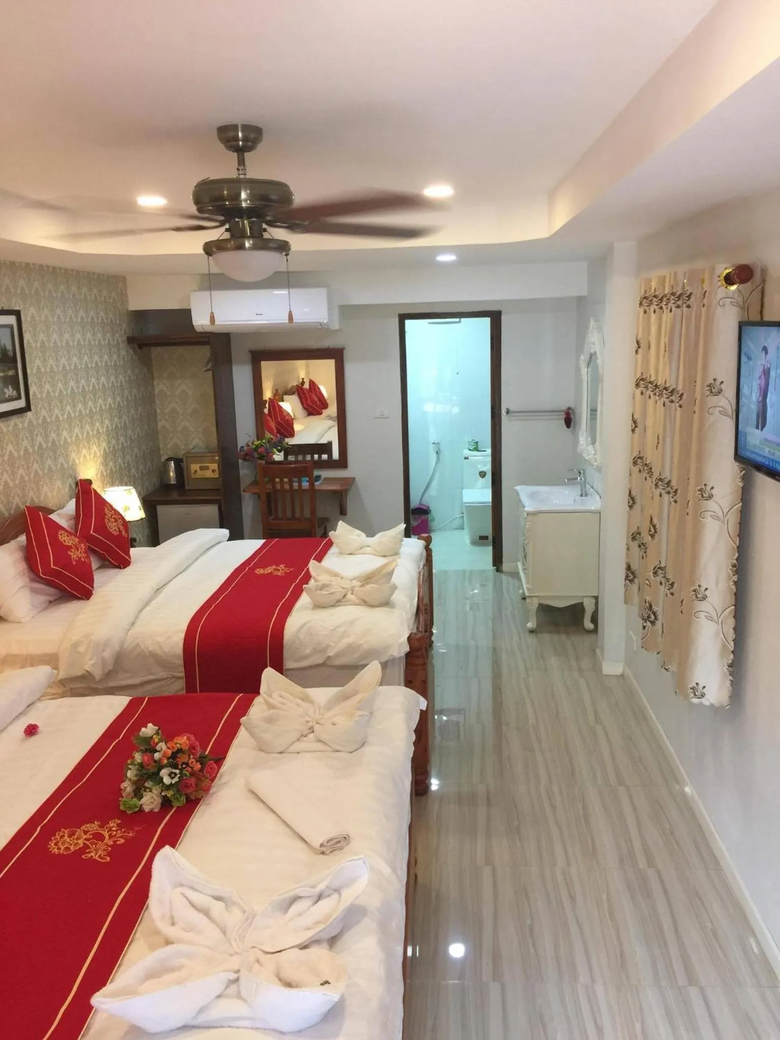 Bed in Golden Lotus Namkhan View