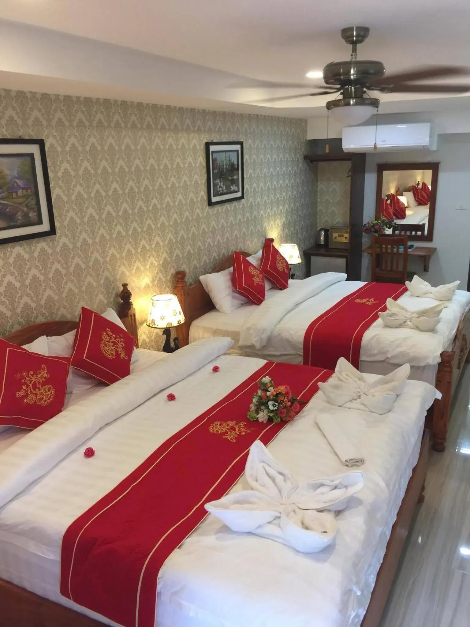 Bed in Golden Lotus Namkhan View Bed in Golden Lotus Namkhan View