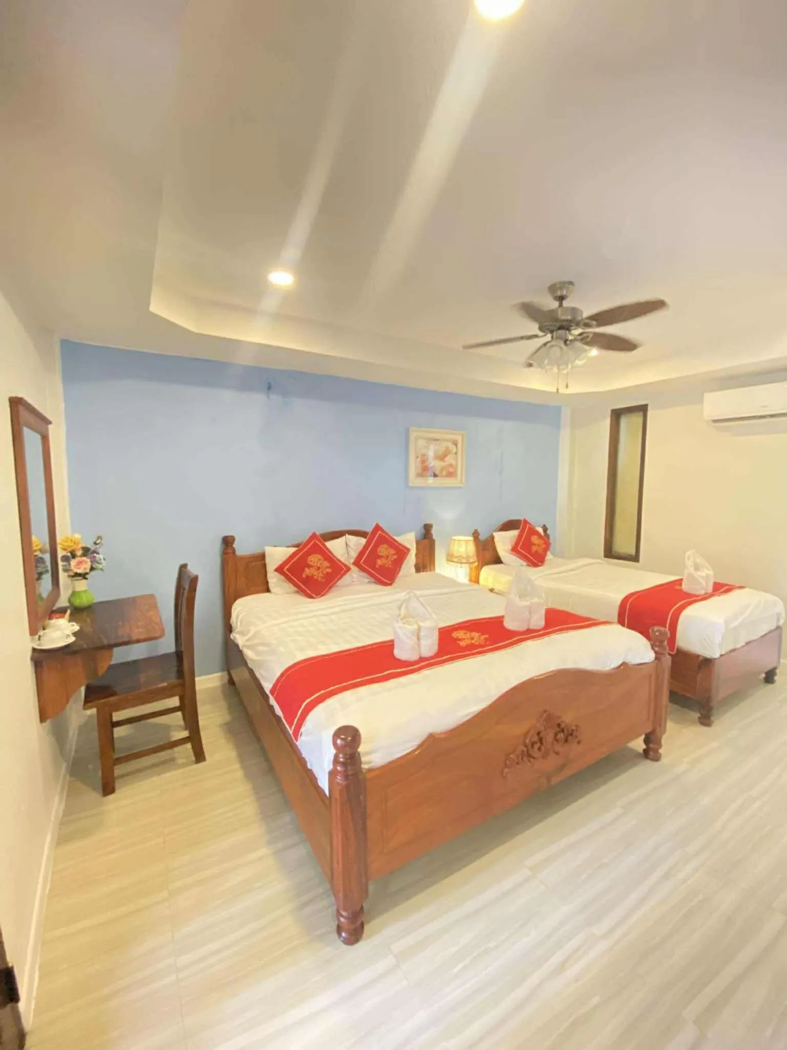 Bed in Luang Prabang Golden Lotus Villa River View