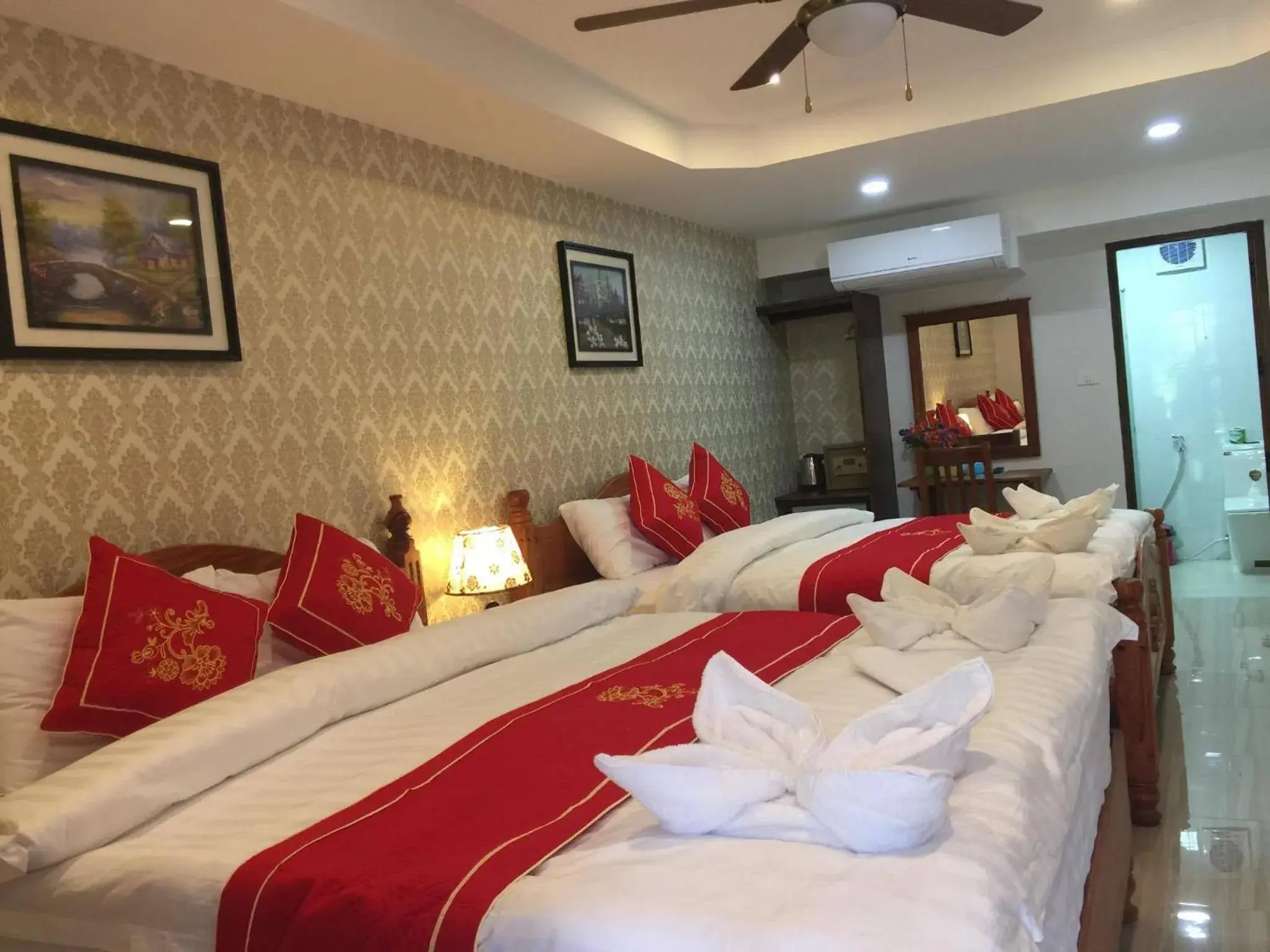 Bed in Golden Lotus Namkhan View Bed in Golden Lotus Namkhan View