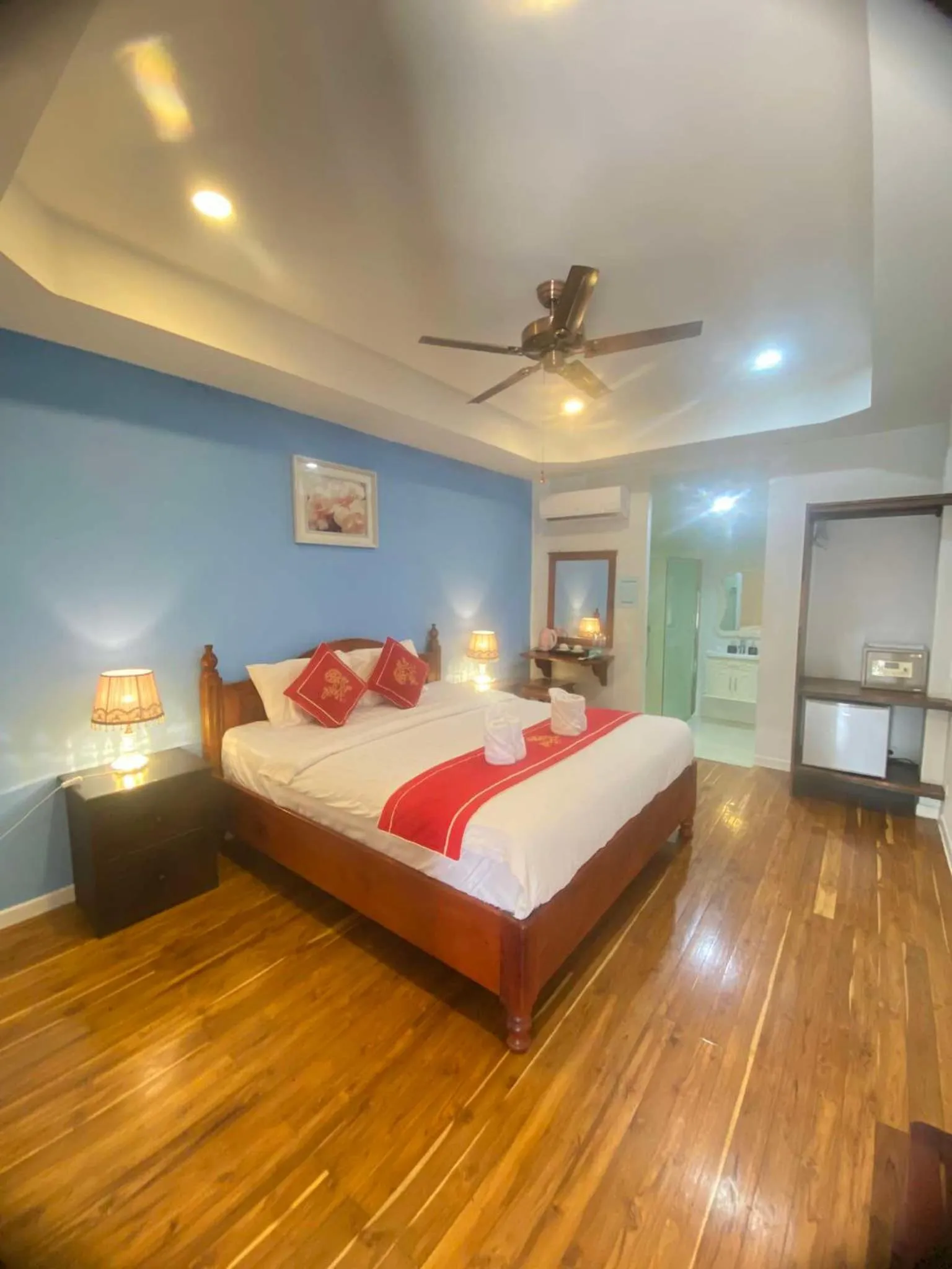 Bed in Golden Lotus Namkhan View