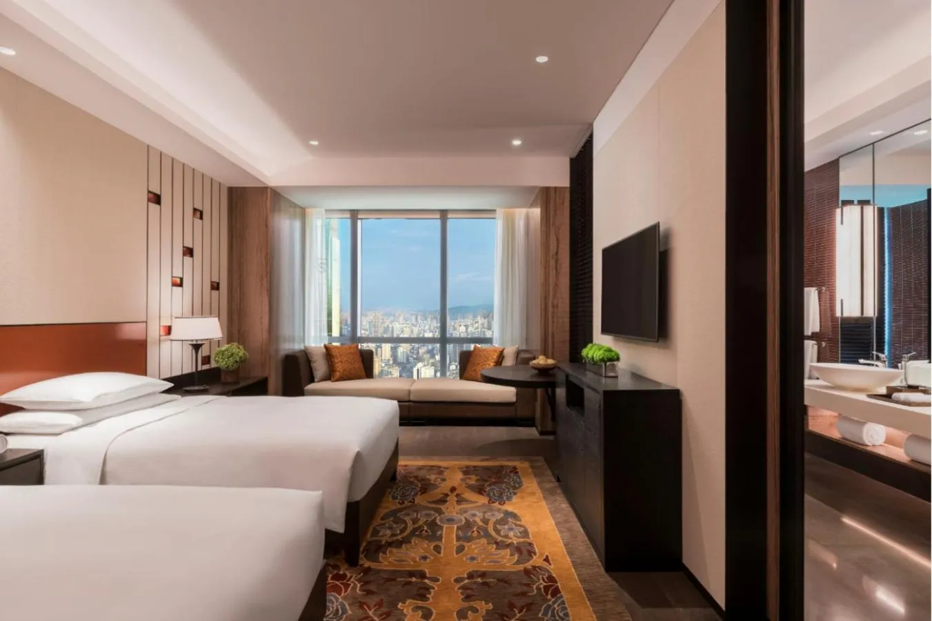 Photo of the whole room, Bed in Grand Hyatt Changsha
