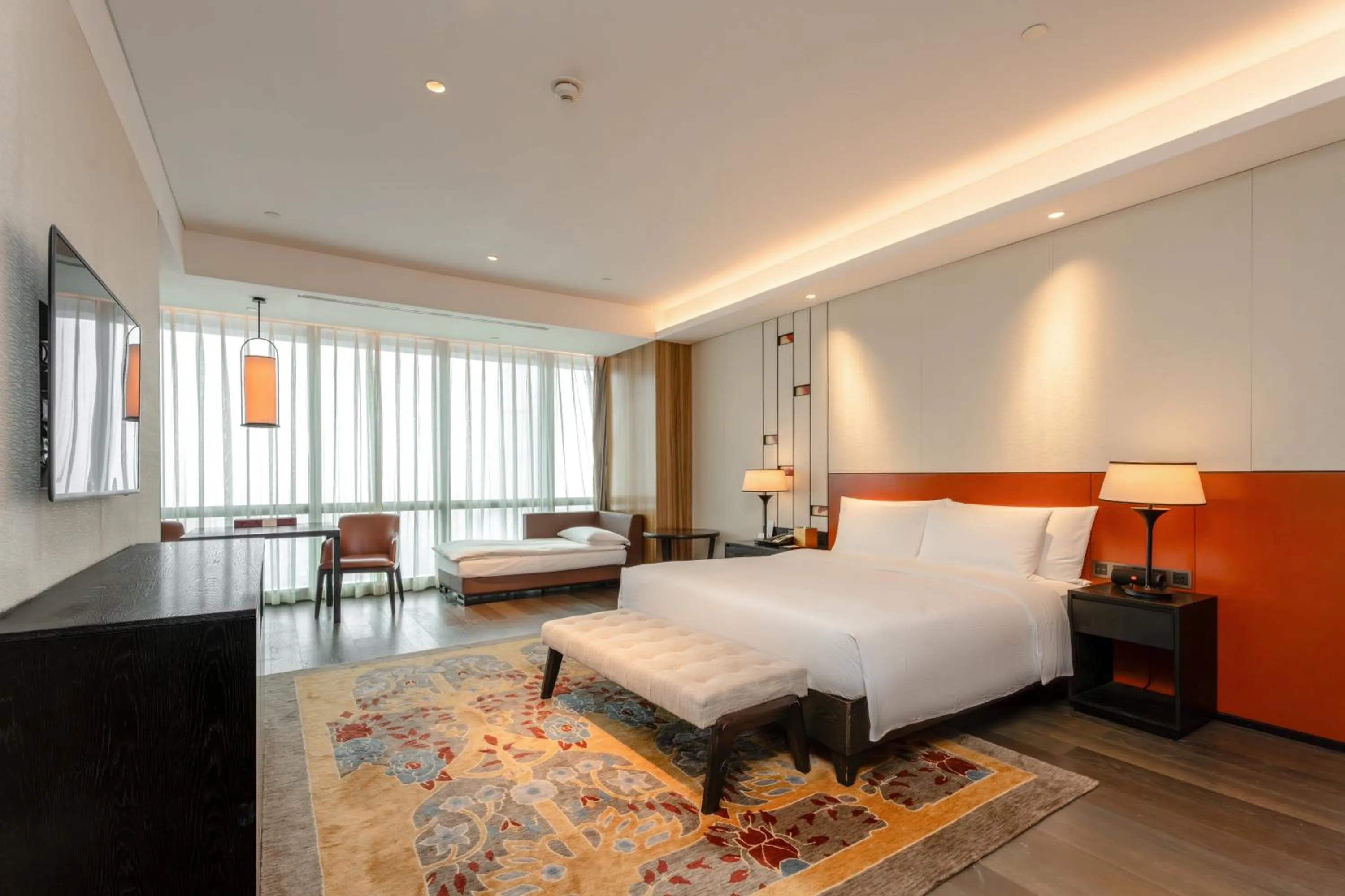 Photo of the whole room, Bed in Grand Hyatt Changsha