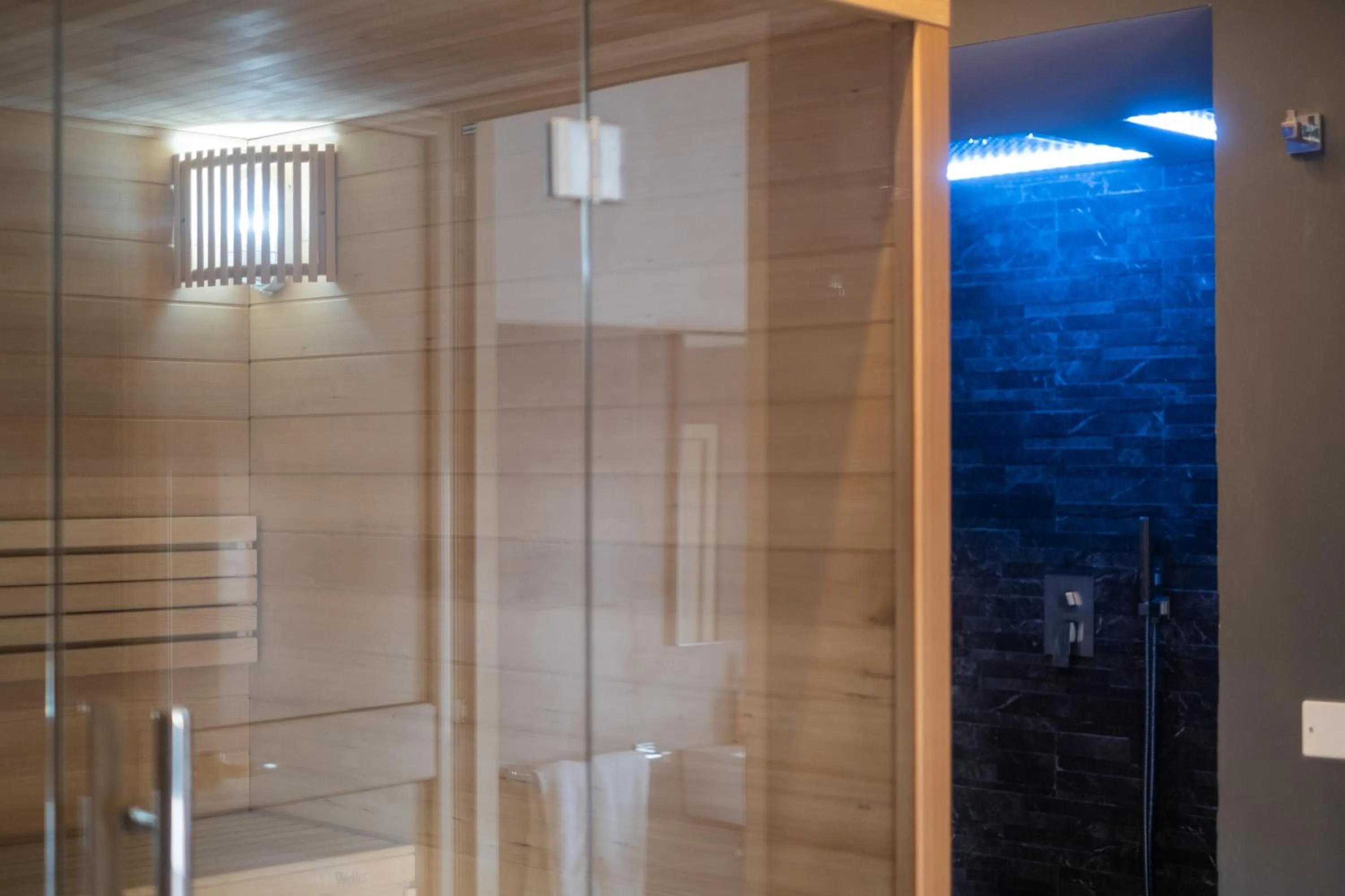 Sauna in Ada Suites & Spa