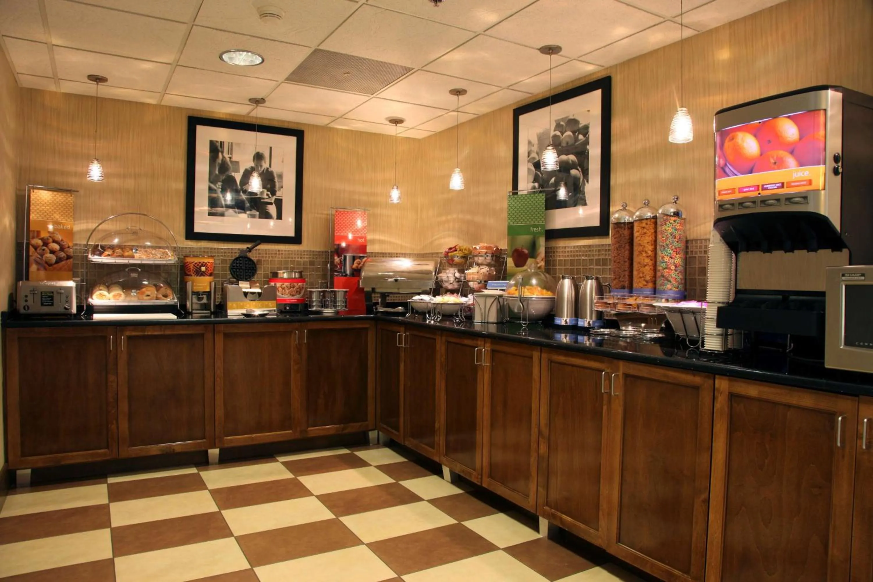 Buffet breakfast in Hampton Inn Richmond/Ashland
