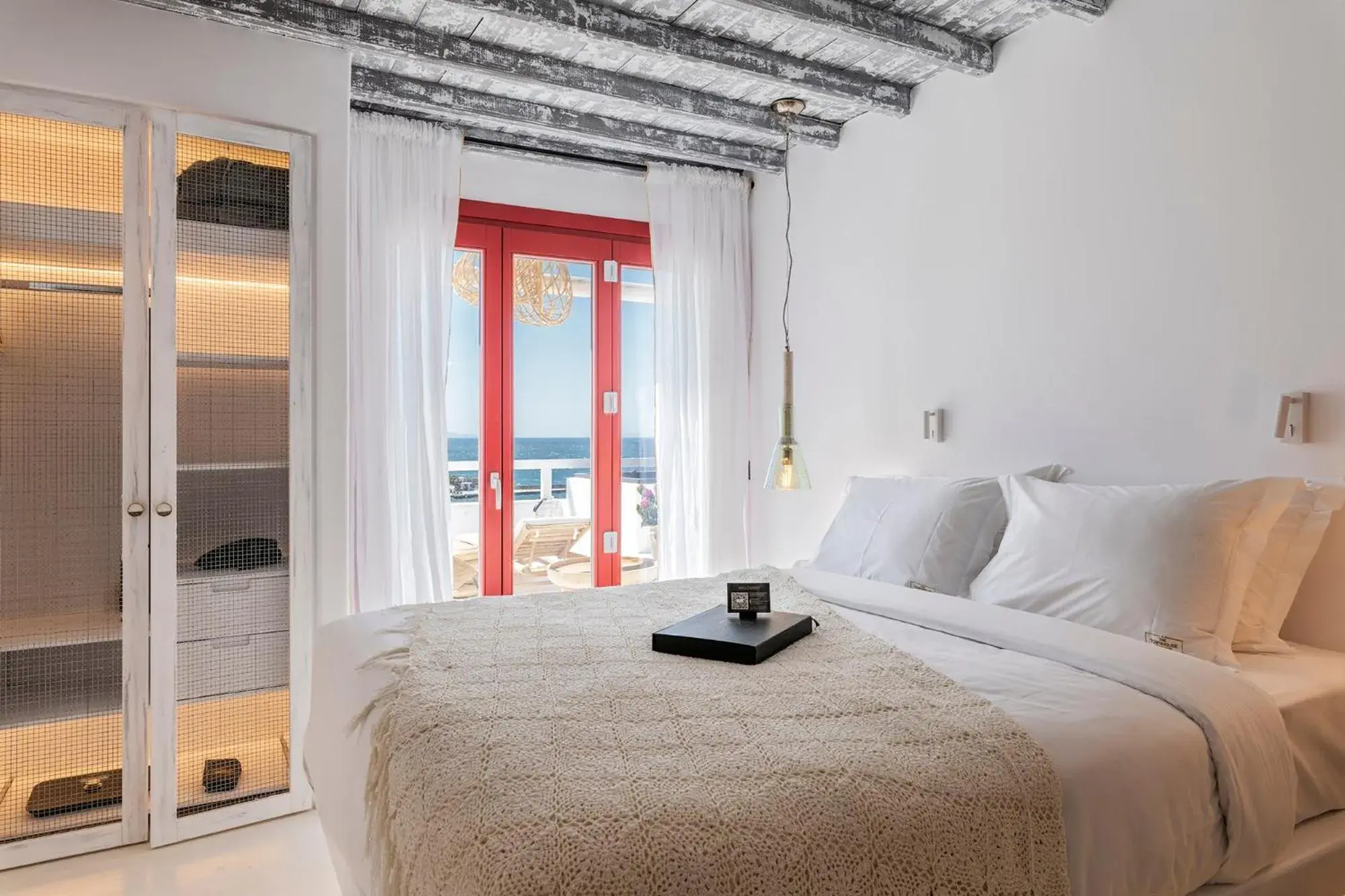 Bed in The TownHouse Mykonos Bed in The TownHouse Mykonos