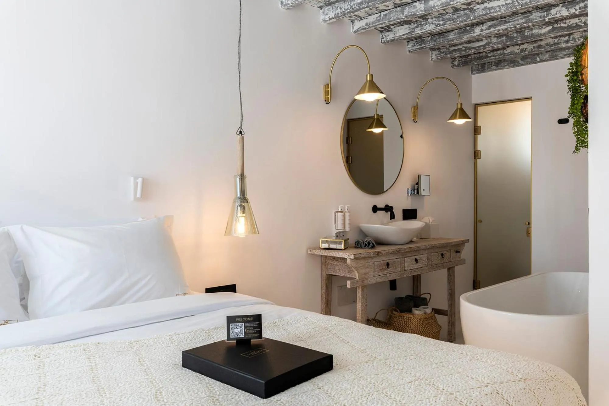 Bed in The TownHouse Mykonos