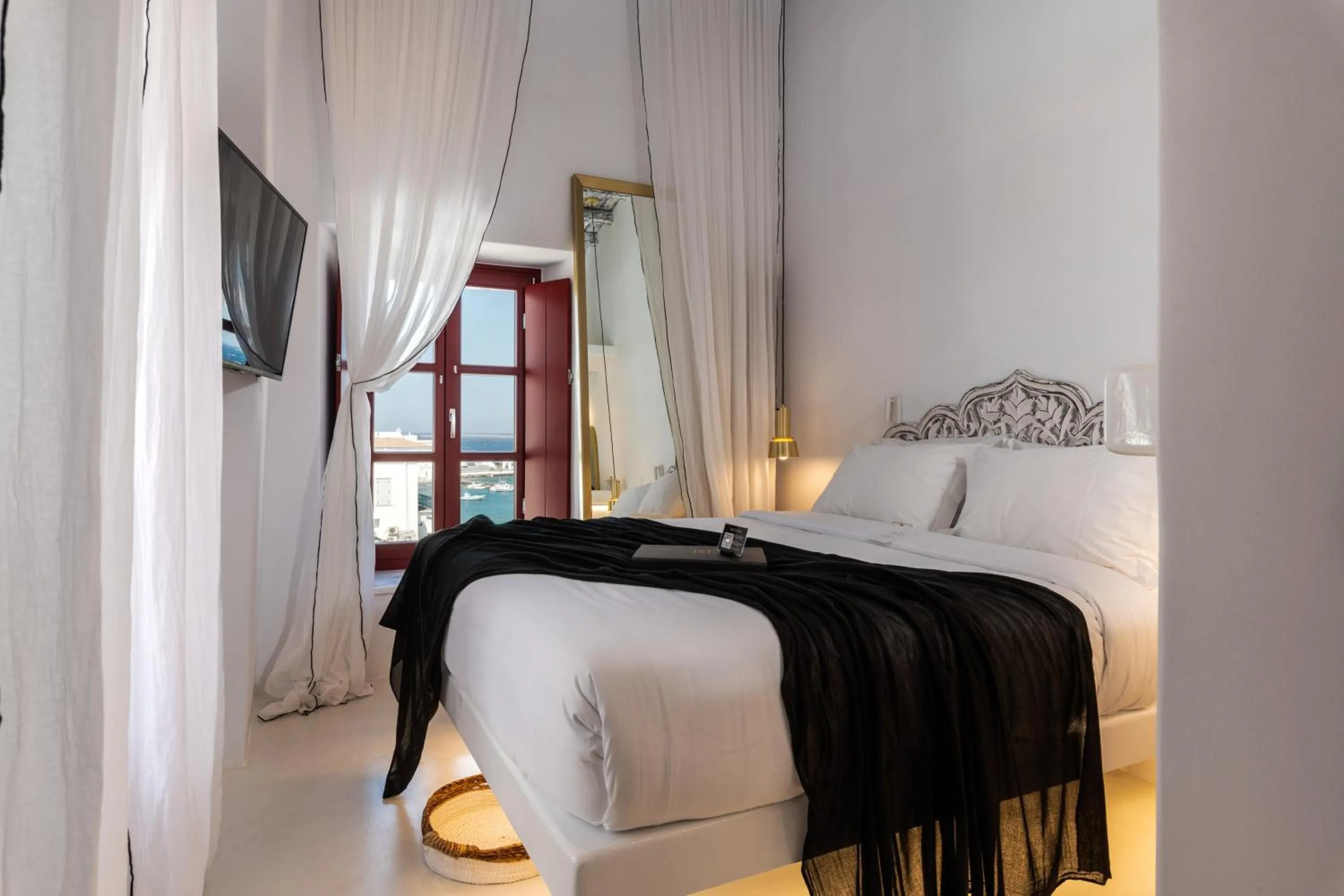 Bed in The TownHouse Mykonos