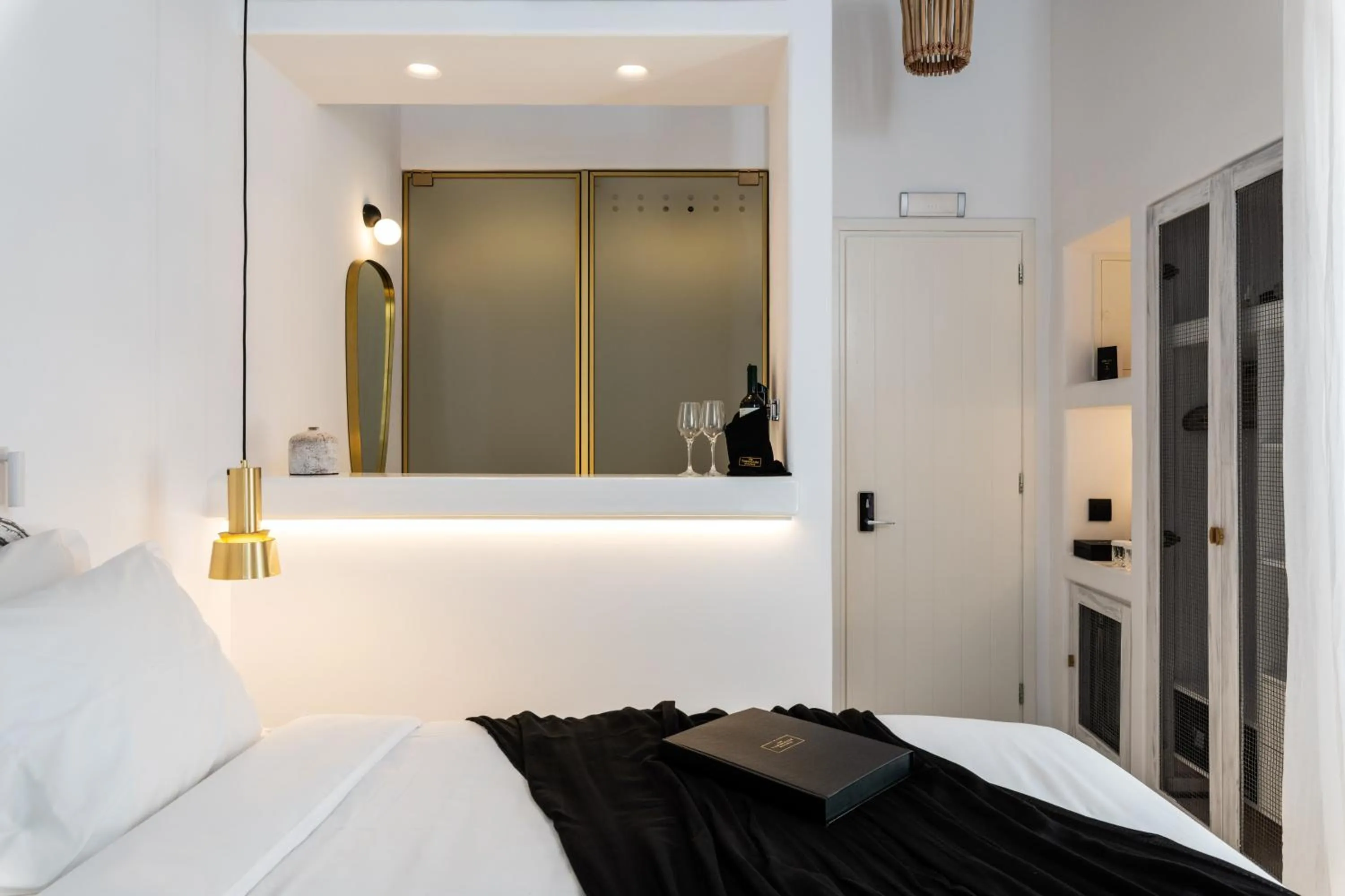 Bed in The TownHouse Mykonos