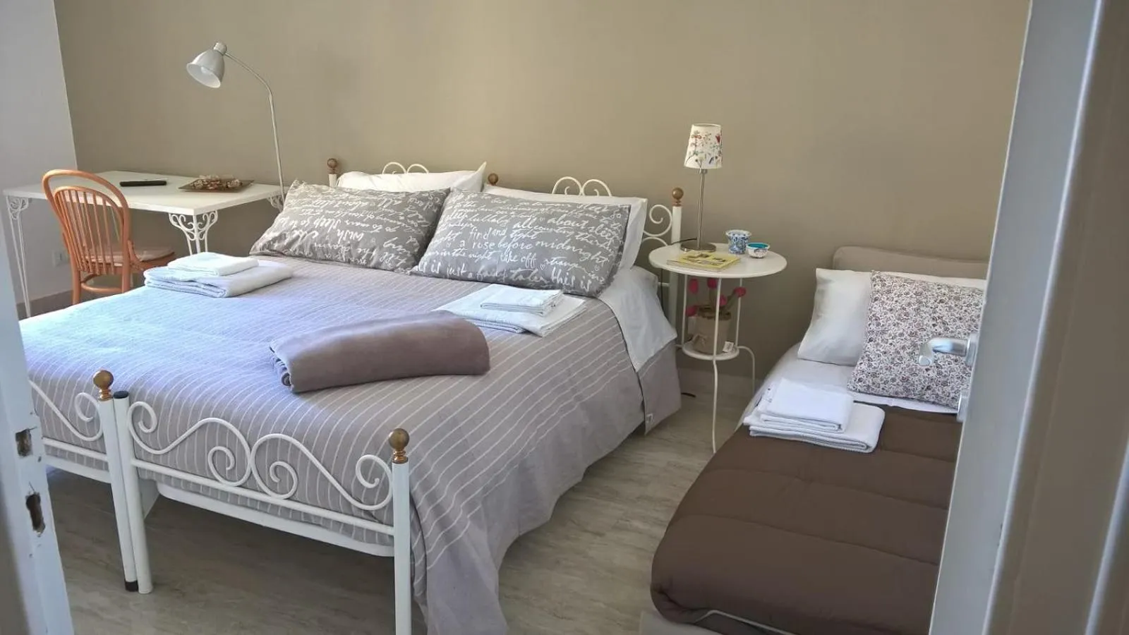 Bedroom, Bed in La terrazza del Sole B&B