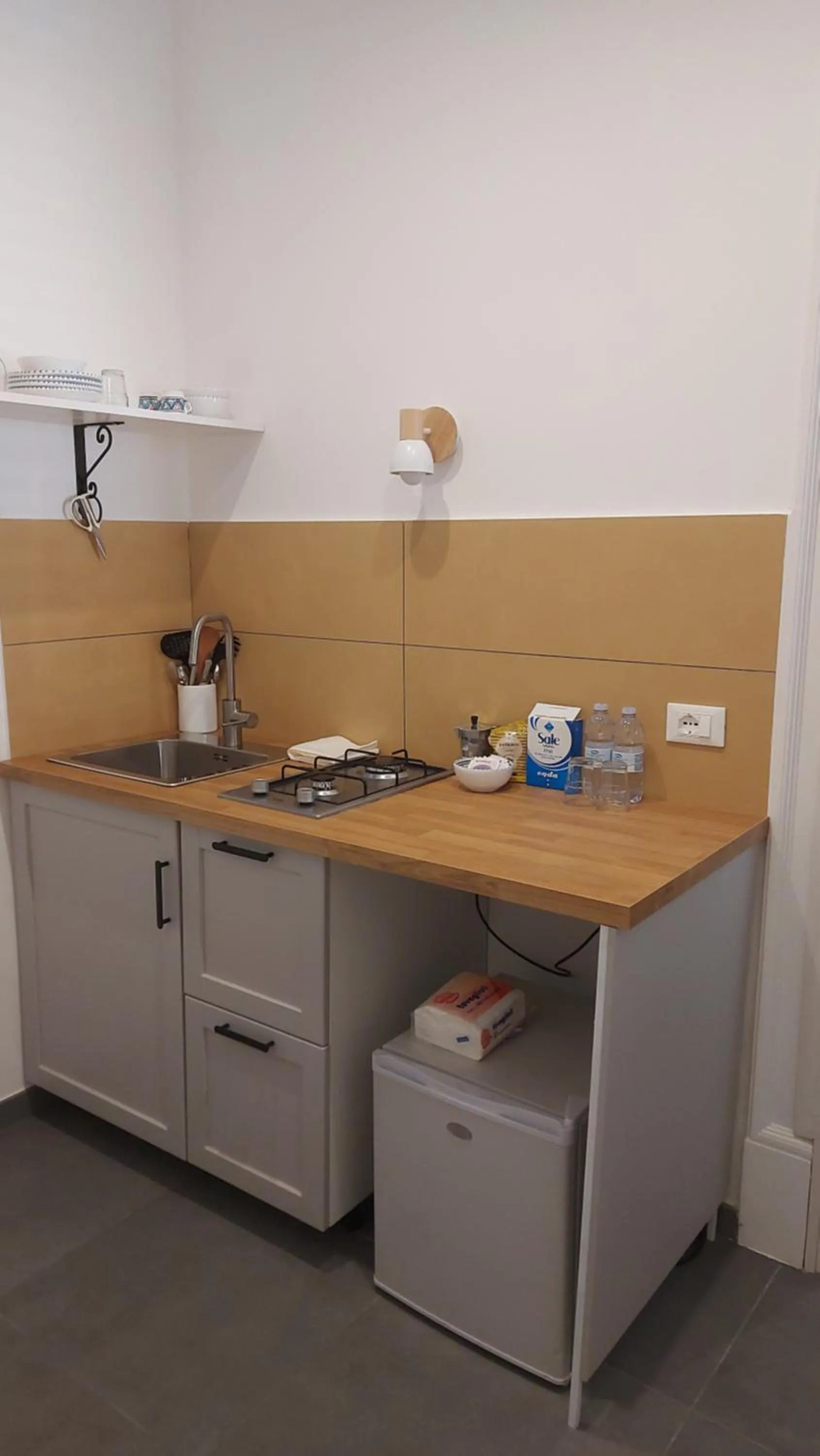 Kitchen or kitchenette in La terrazza del Sole B&B