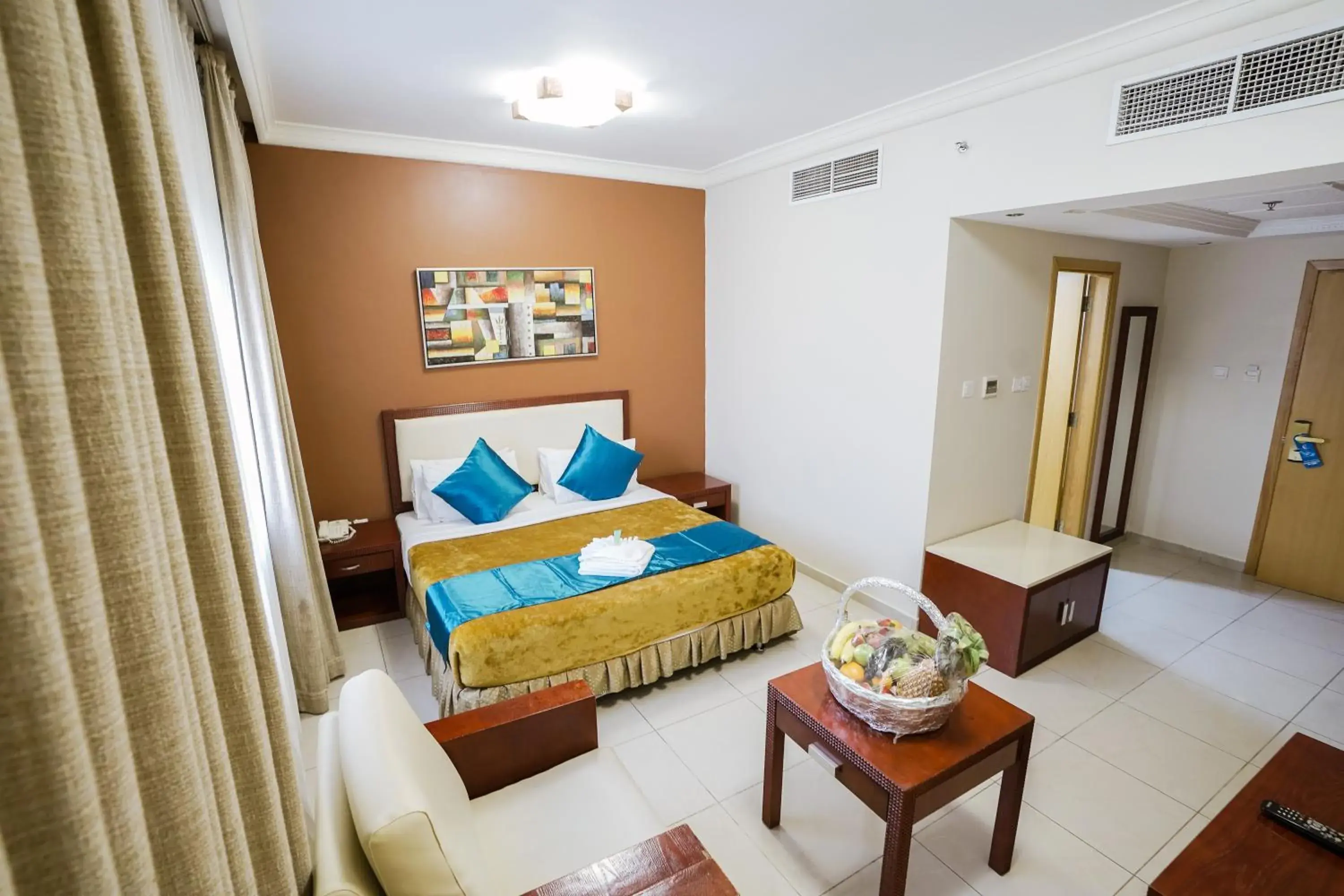 Property building, Bed in Crystal Plaza Hotel Property building, Bed in Crystal Plaza Hotel