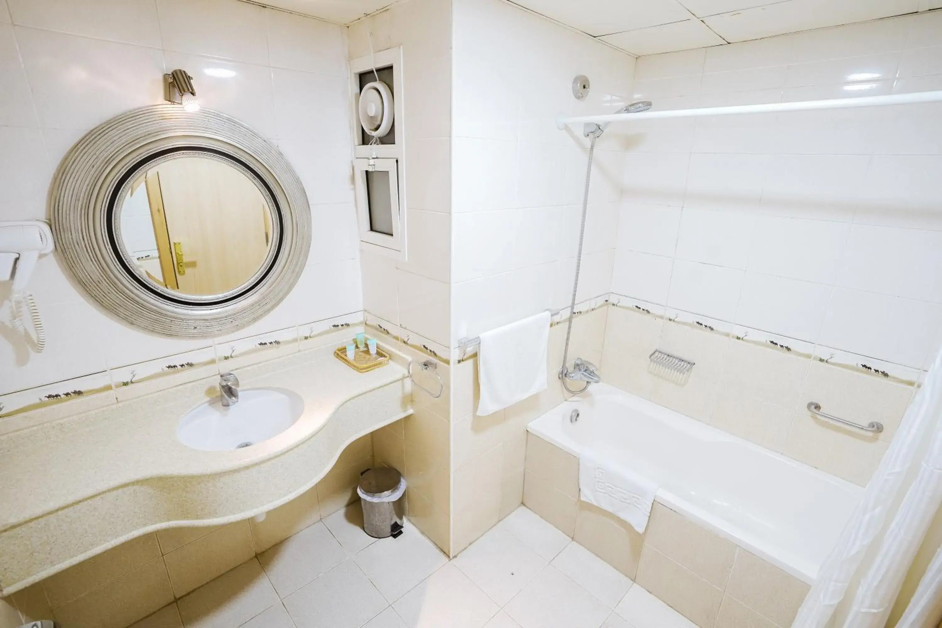 Standard Triple Room in Crystal Plaza Hotel Standard Triple Room in Crystal Plaza Hotel