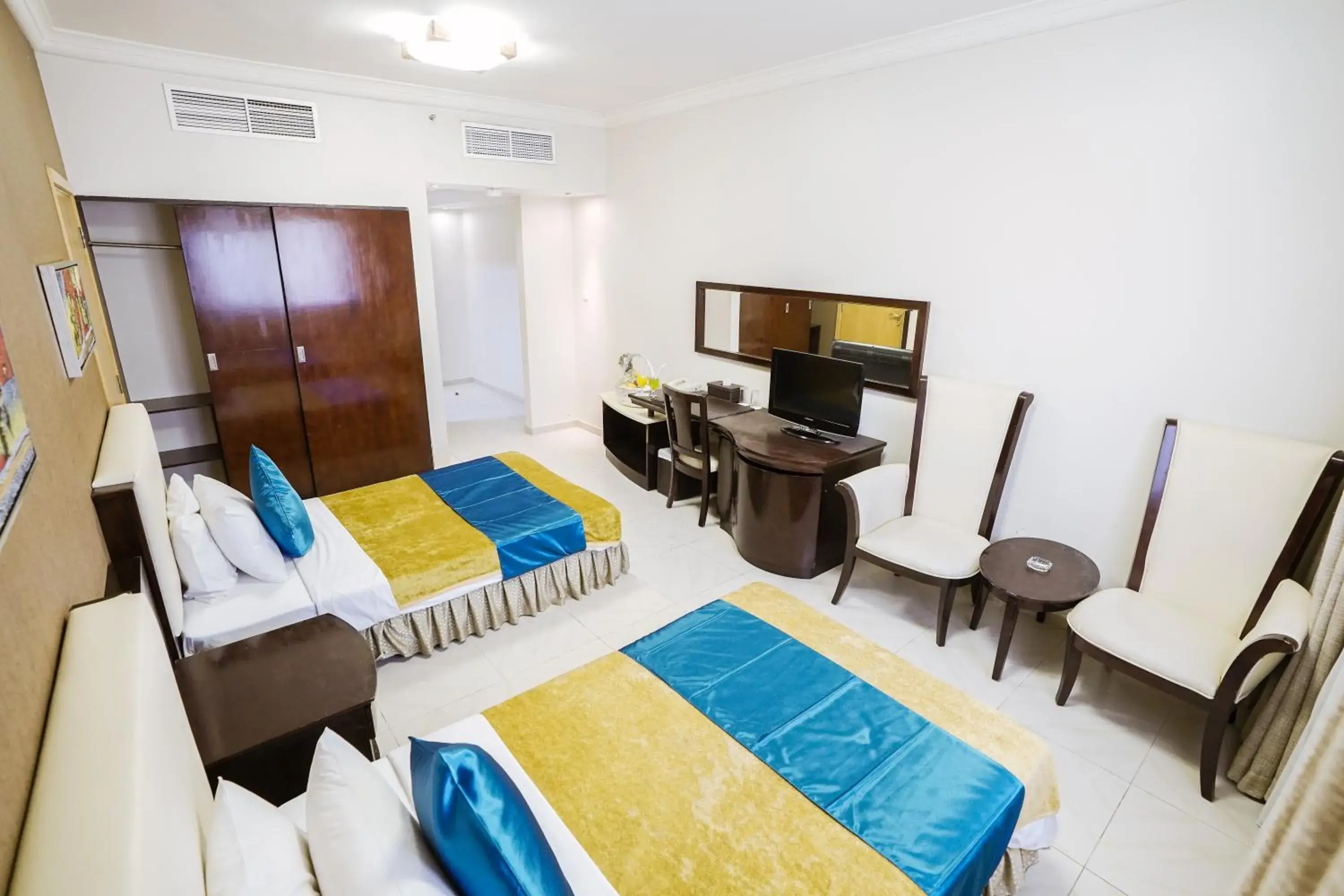 TV and multimedia, Bed in Crystal Plaza Hotel TV and multimedia, Bed in Crystal Plaza Hotel