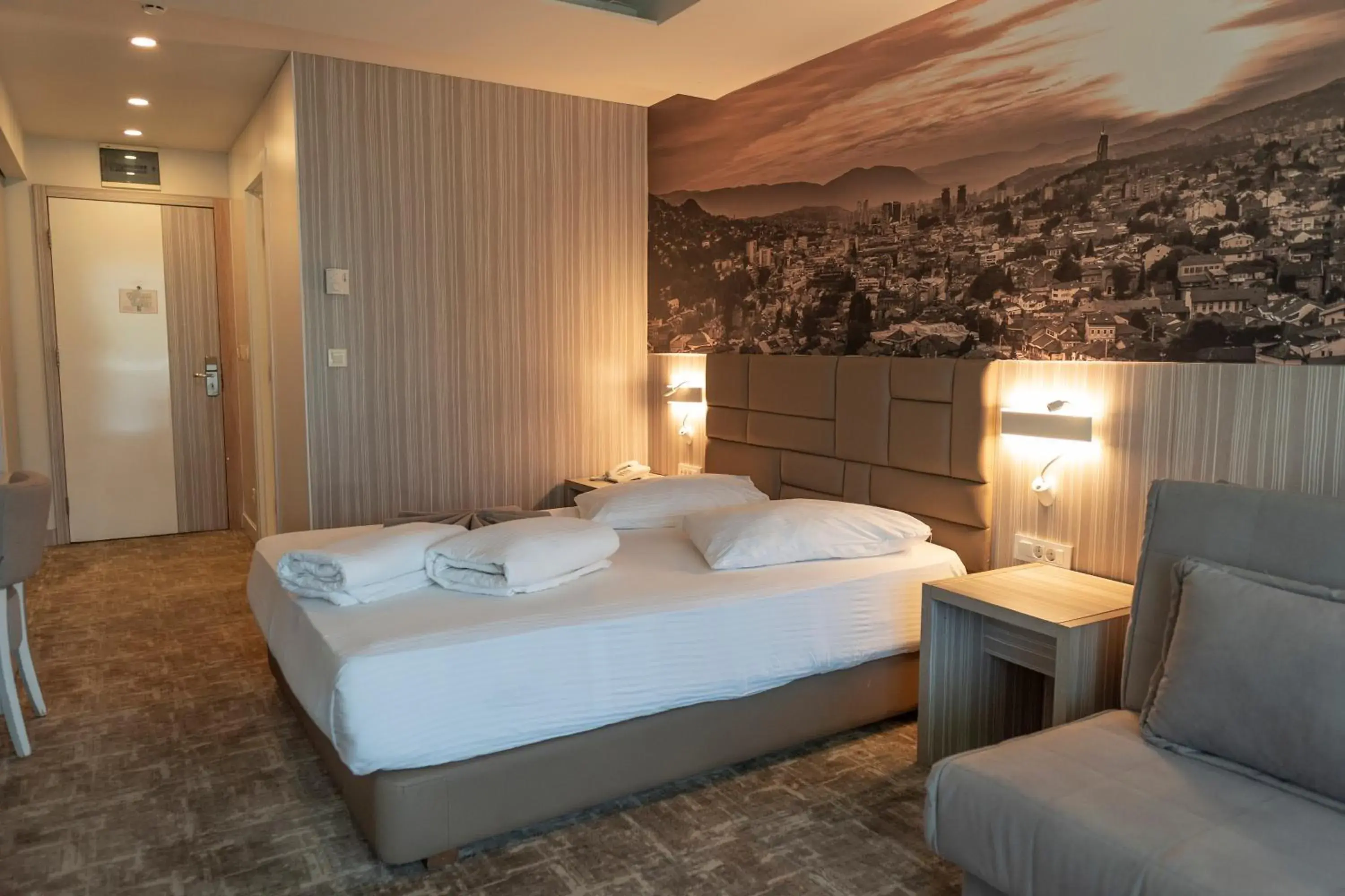 Property building, Bed in Hollywood Hotel Property building, Bed in Hollywood Hotel