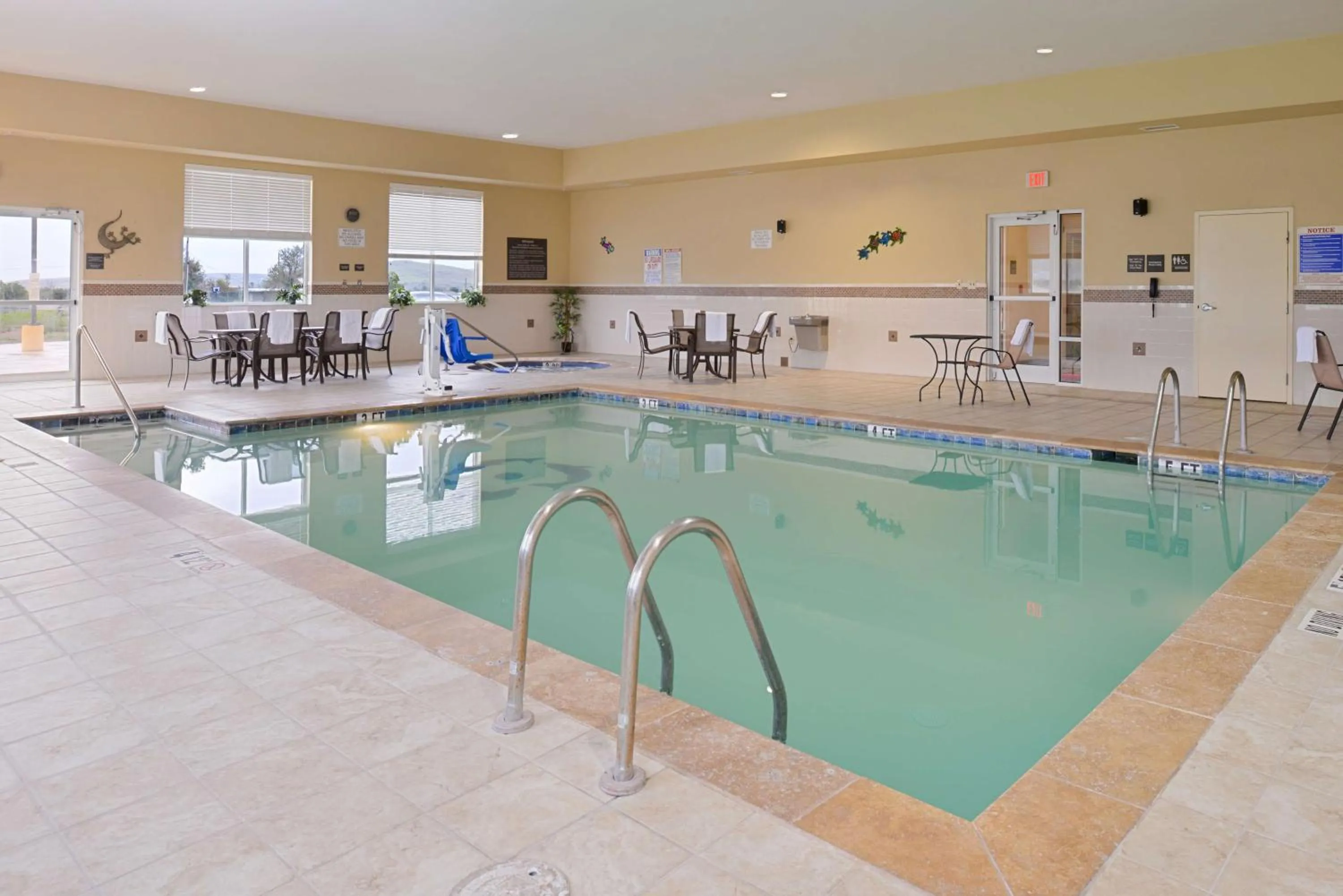 Pool view in Hampton Inn Alpine