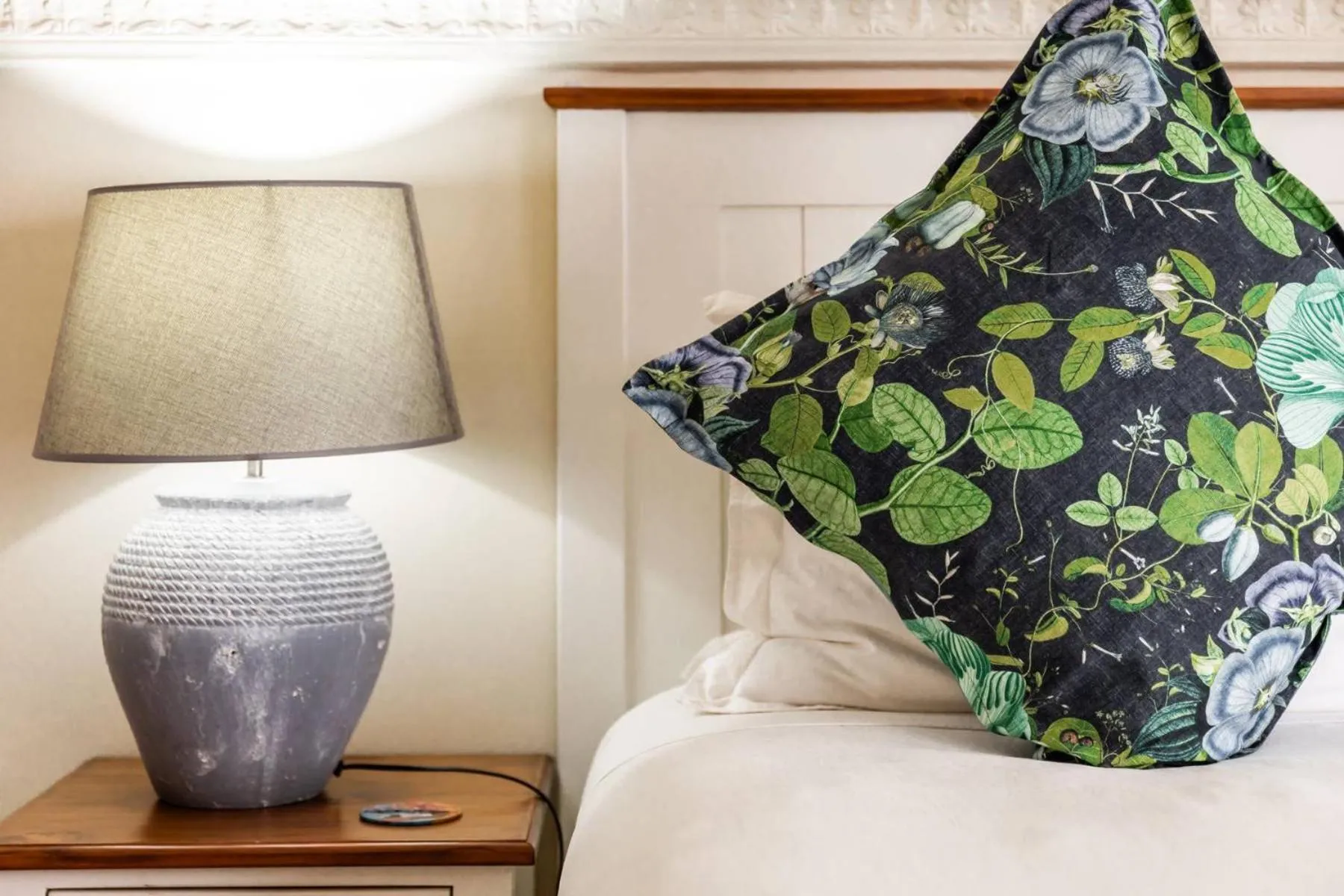 Bed in Oliver's Bed and Breakfast