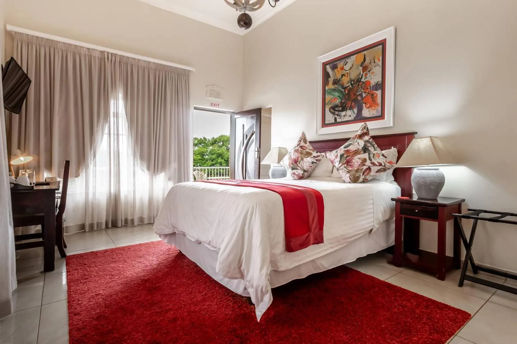 Bed in Oliver's Bed and Breakfast