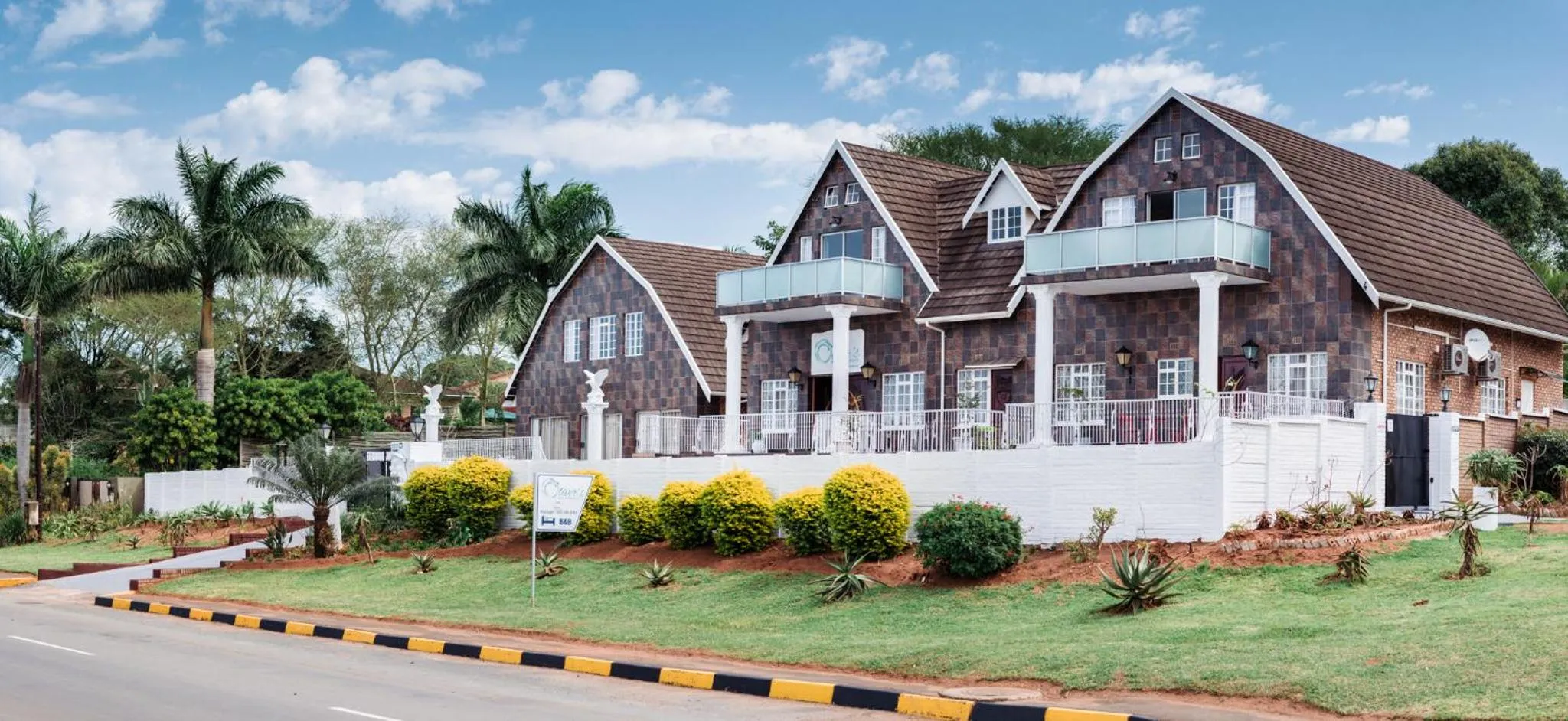 Property building in Oliver's Bed and Breakfast