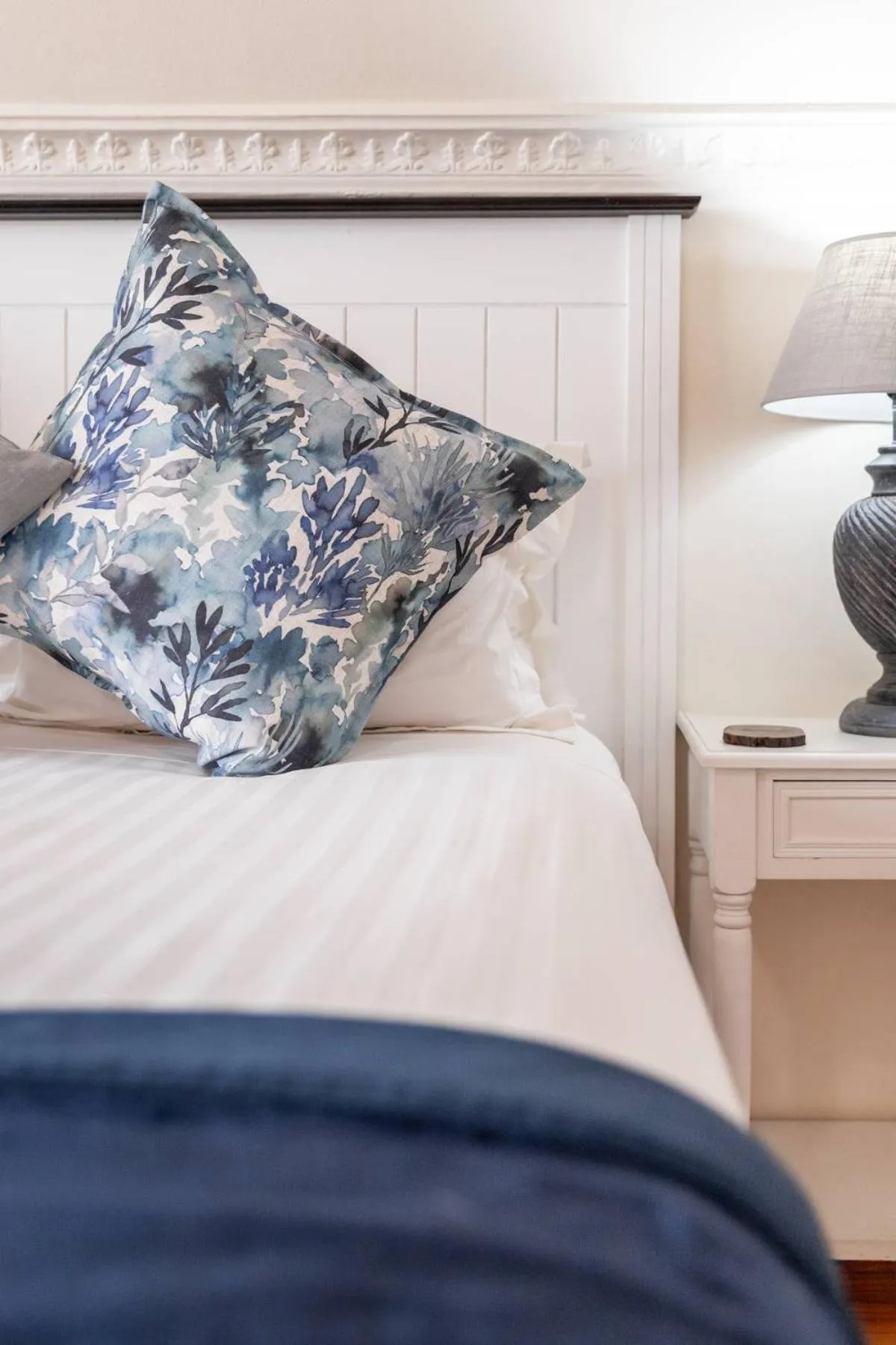 Bed in Oliver's Bed and Breakfast