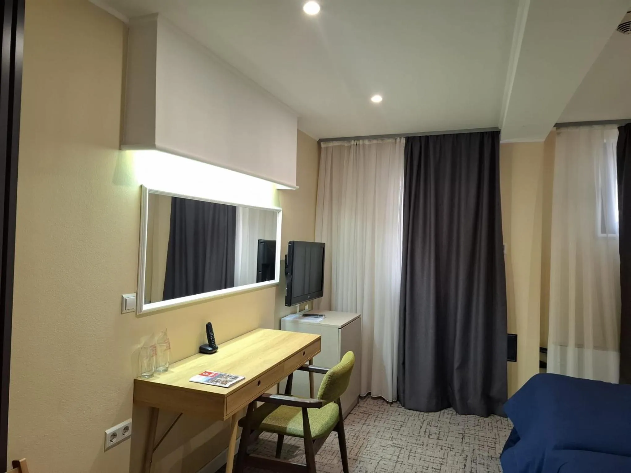 Bedroom, Bed in Hotel Astra