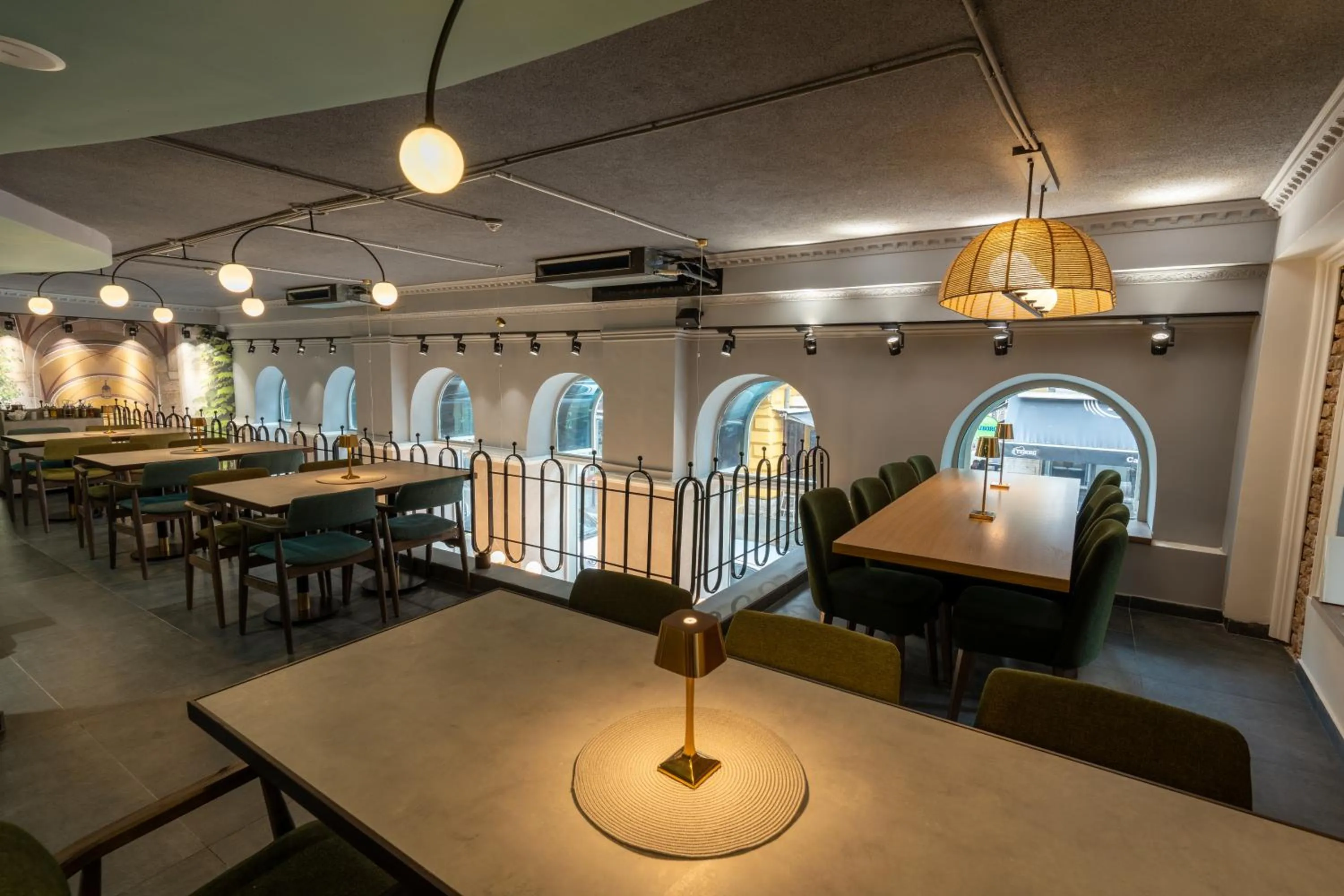 Restaurant/places to eat in Hotel Astra