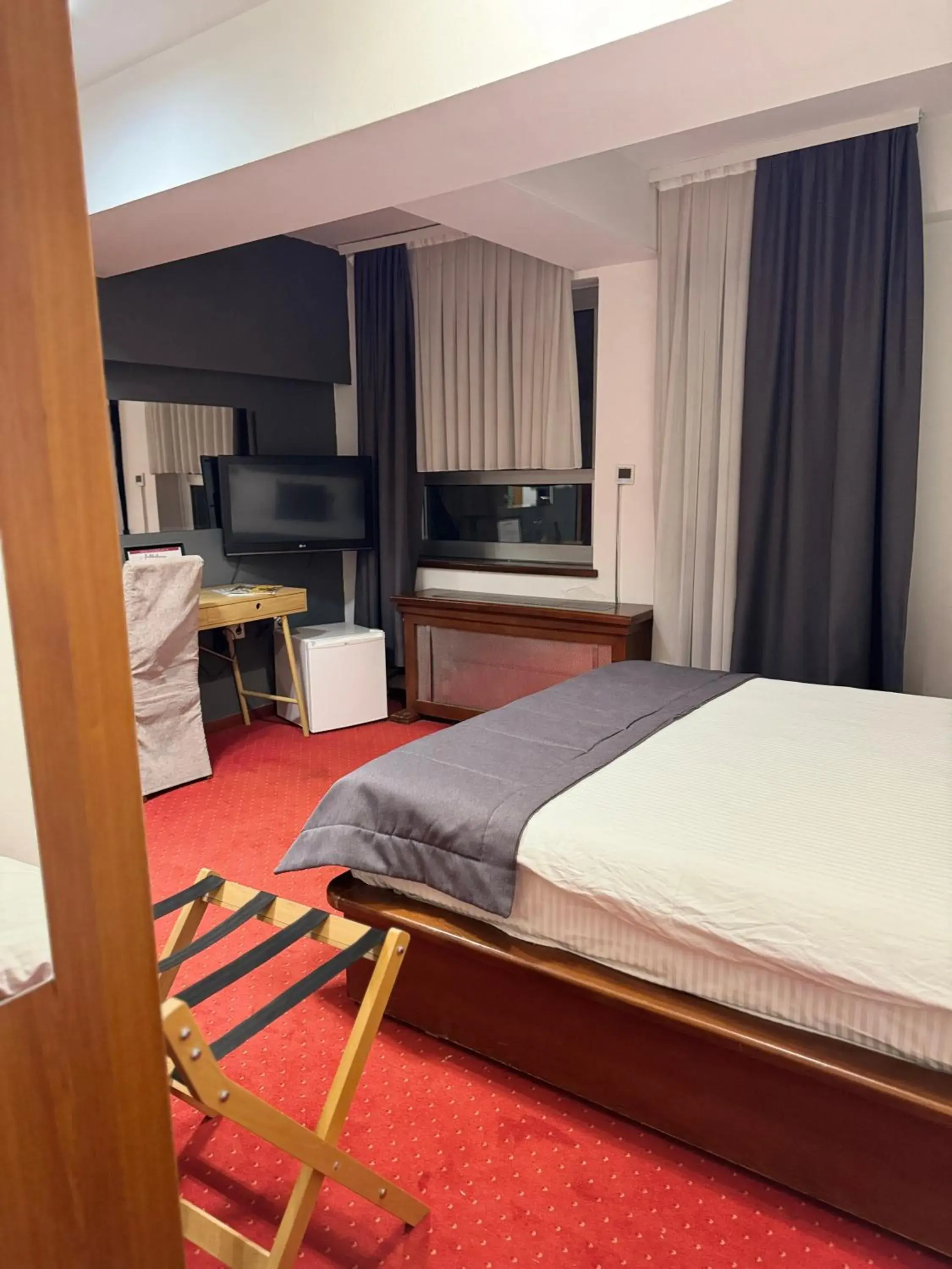 Standard Triple Room in Hotel Astra Standard Triple Room in Hotel Astra