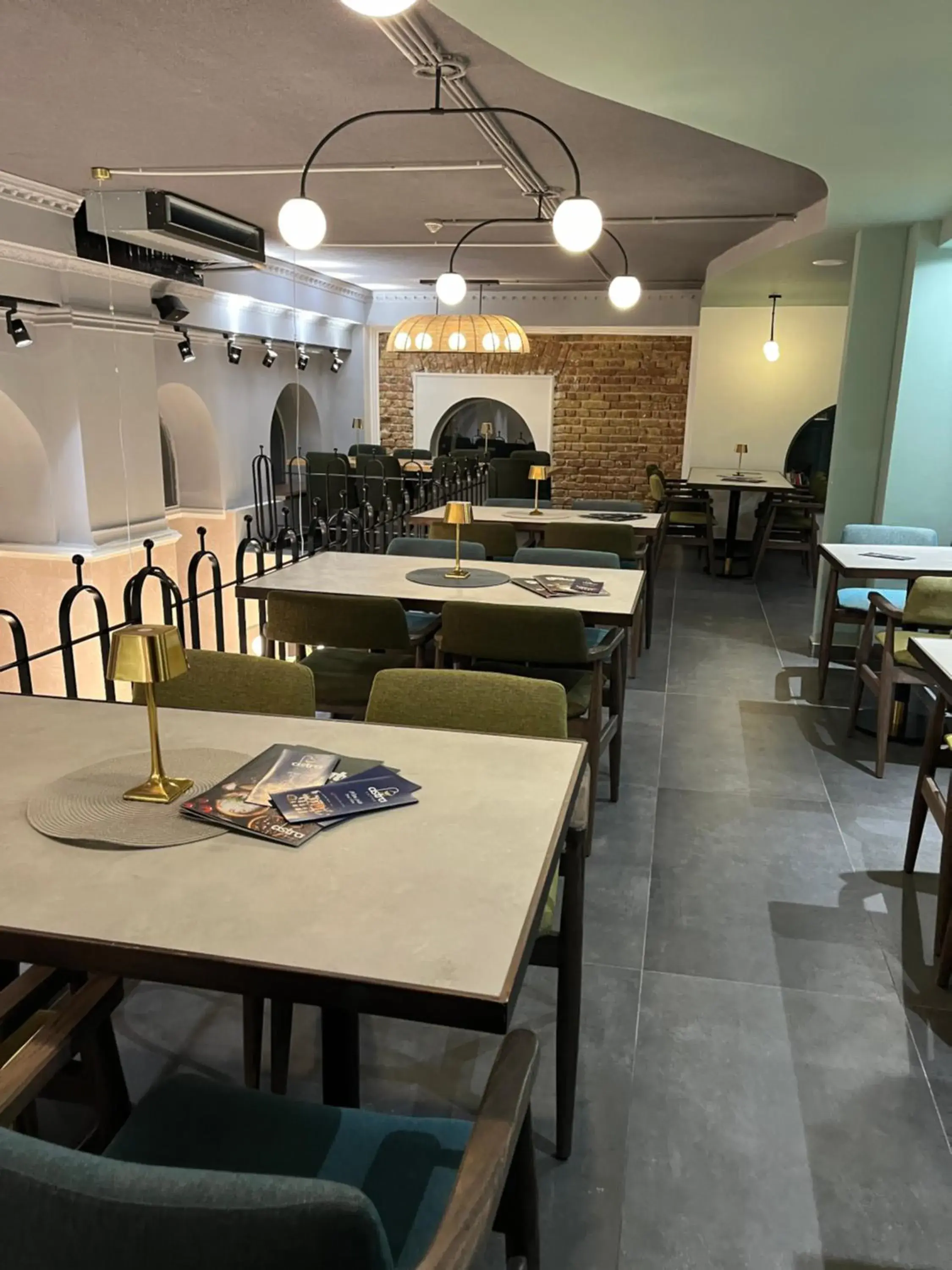 Restaurant/places to eat in Hotel Astra Restaurant/places to eat in Hotel Astra