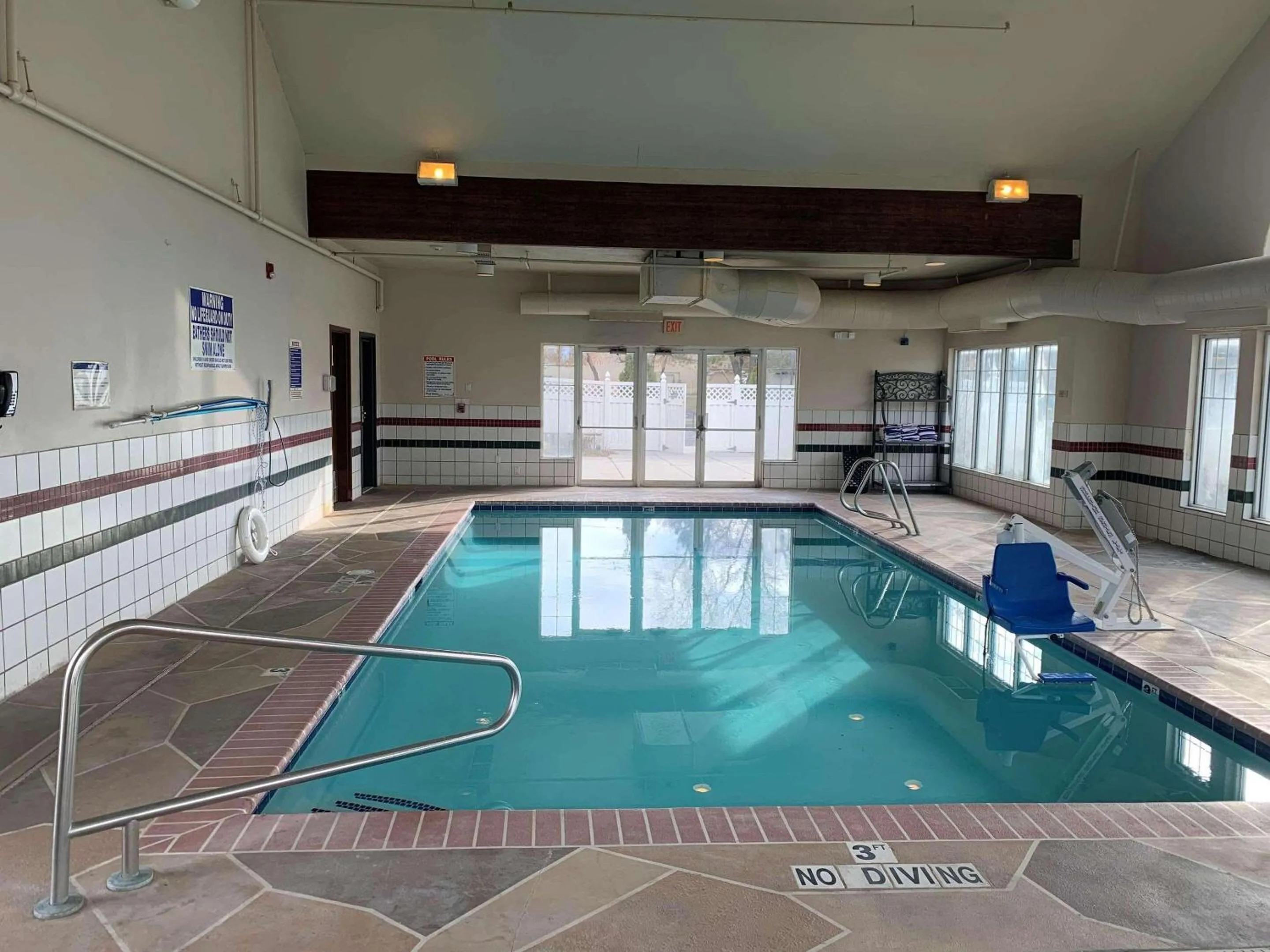 Swimming pool in Country Inn & Suites by Radisson, West Valley City, UT