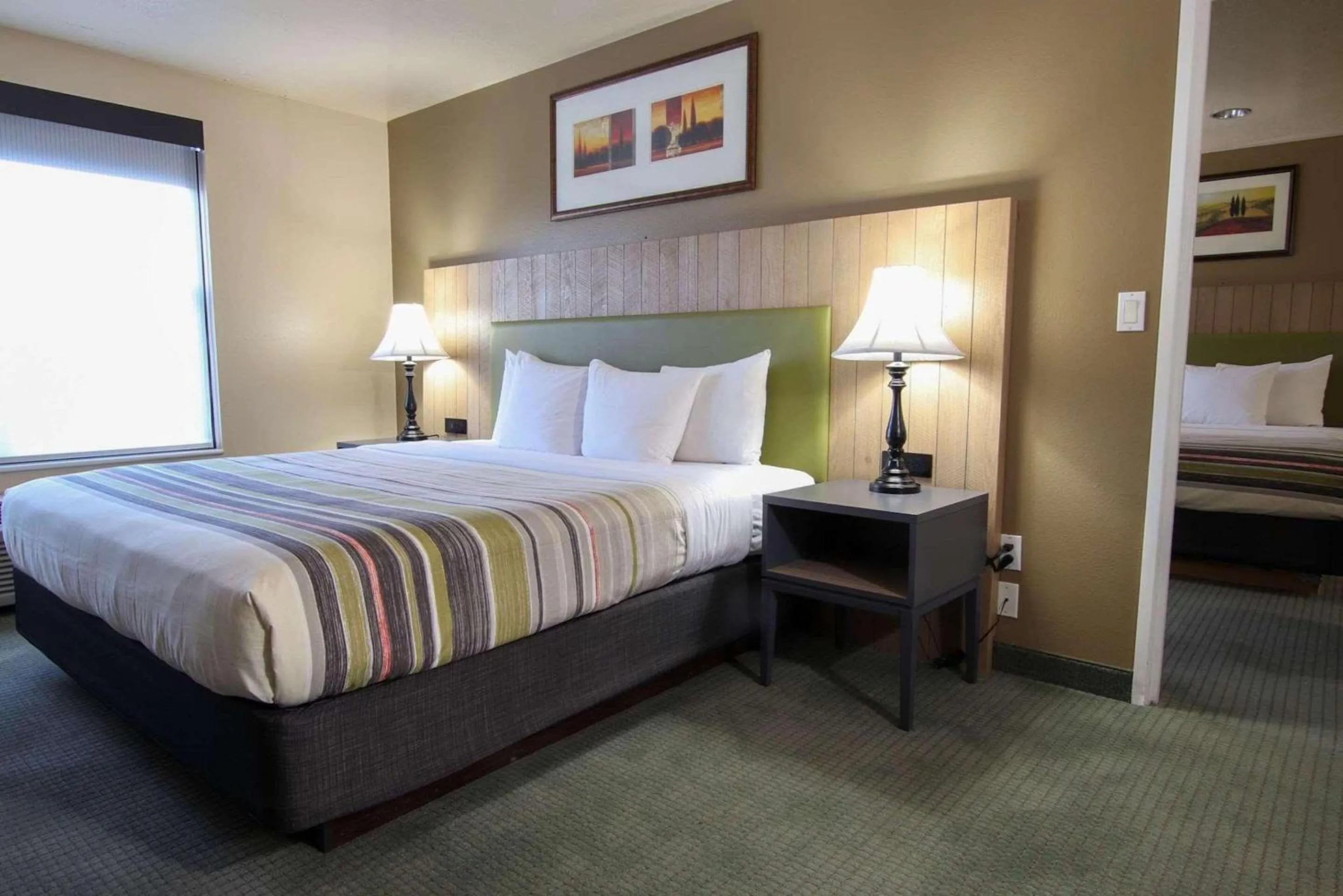 Bedroom, Bed in Country Inn & Suites by Radisson, West Valley City, UT