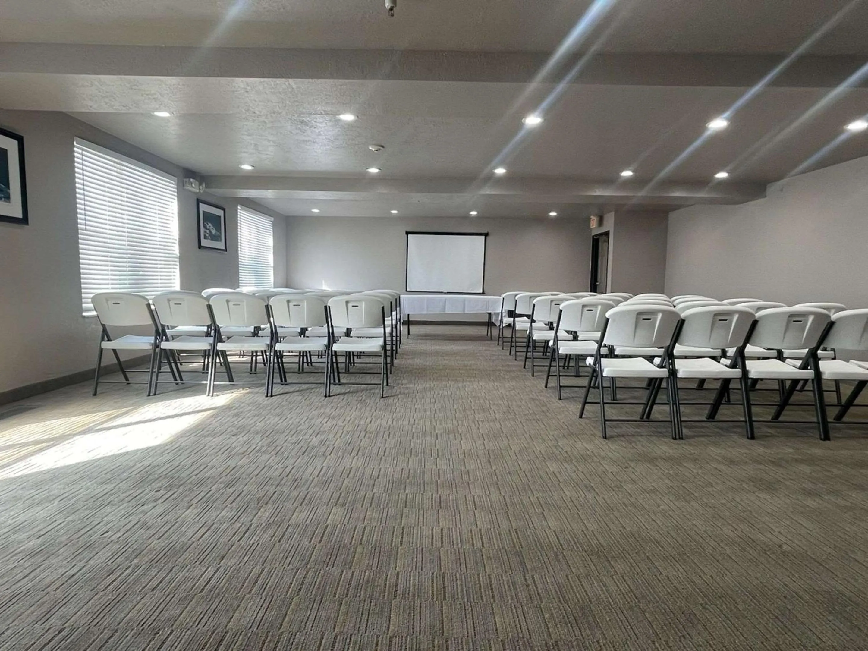 Meeting/conference room in Country Inn & Suites by Radisson, West Valley City, UT