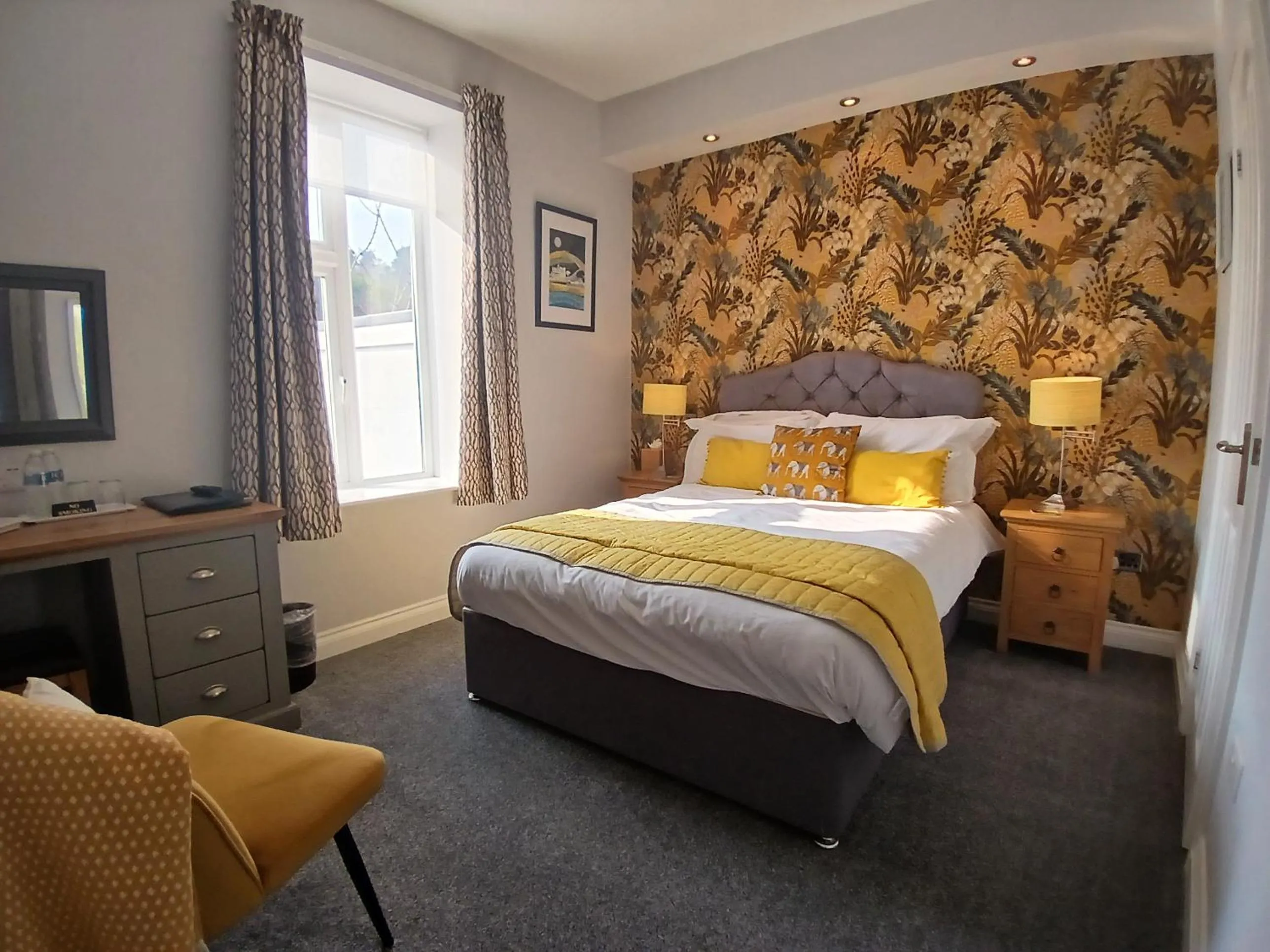 Bedroom, Bed in The Briarfields