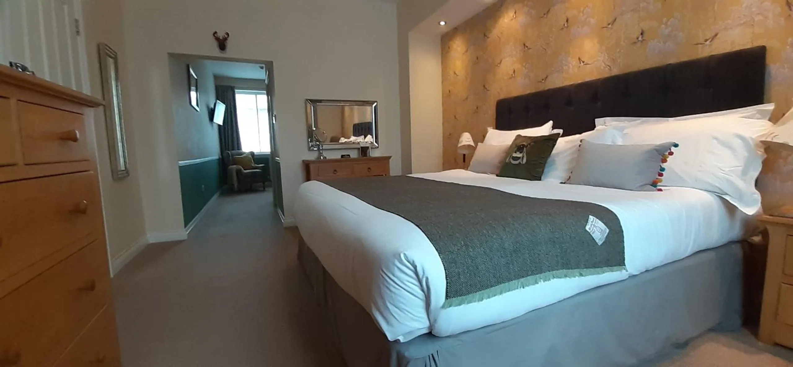 Bedroom, Bed in The Briarfields