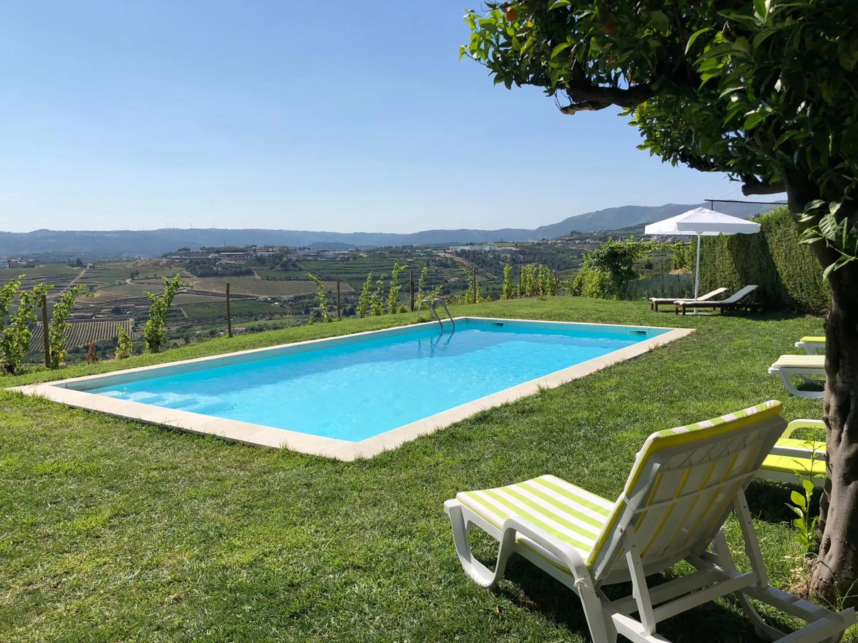 Pool view in Quinta da Portela - Casa Visconde Arneiros - by RowdHouses