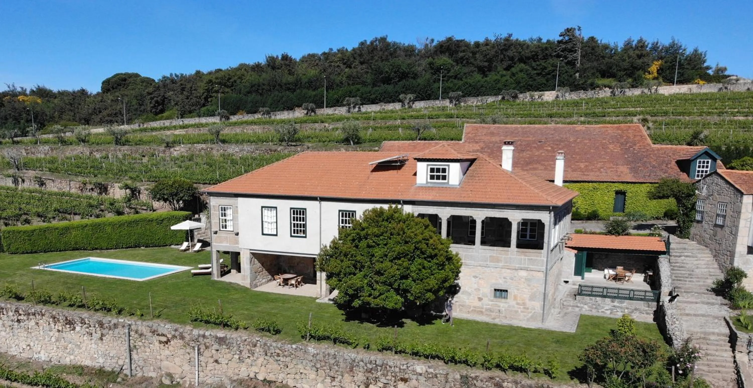 Quinta da Portela - Casa Visconde Arneiros - by RowdHouses