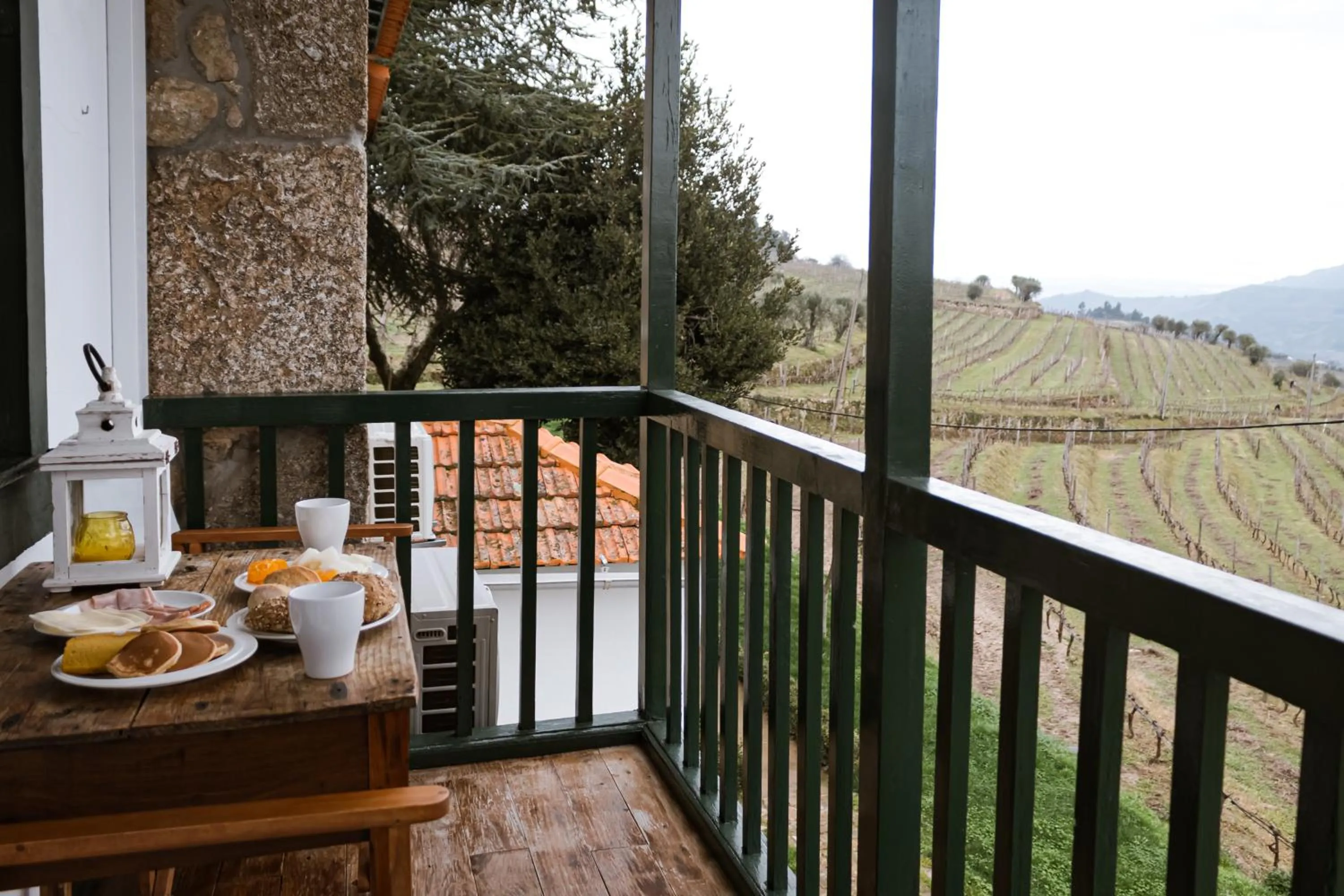 Quinta da Portela - Casa Visconde Arneiros - by RowdHouses