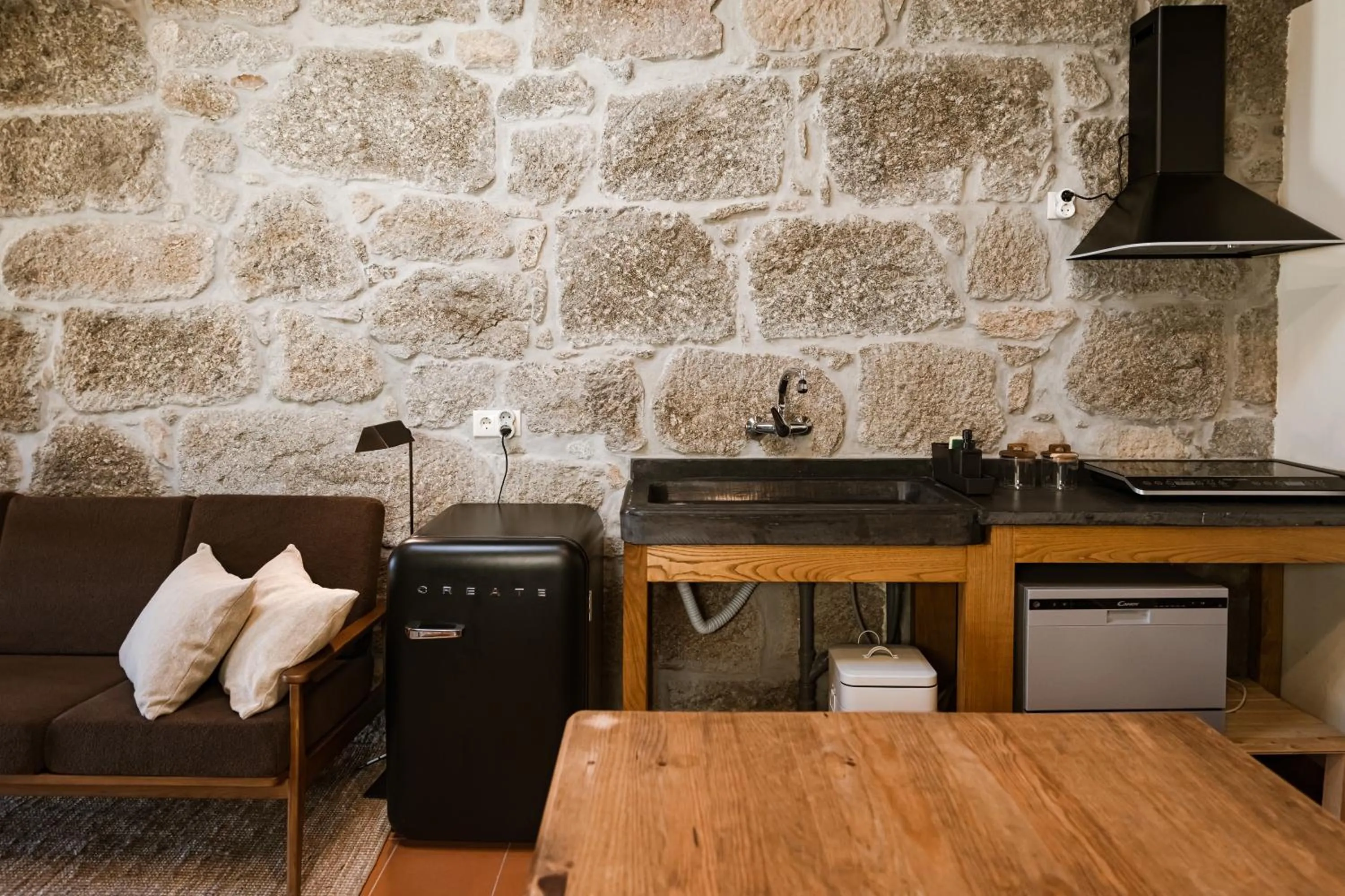 Quinta da Portela - Casa Visconde Arneiros - by RowdHouses