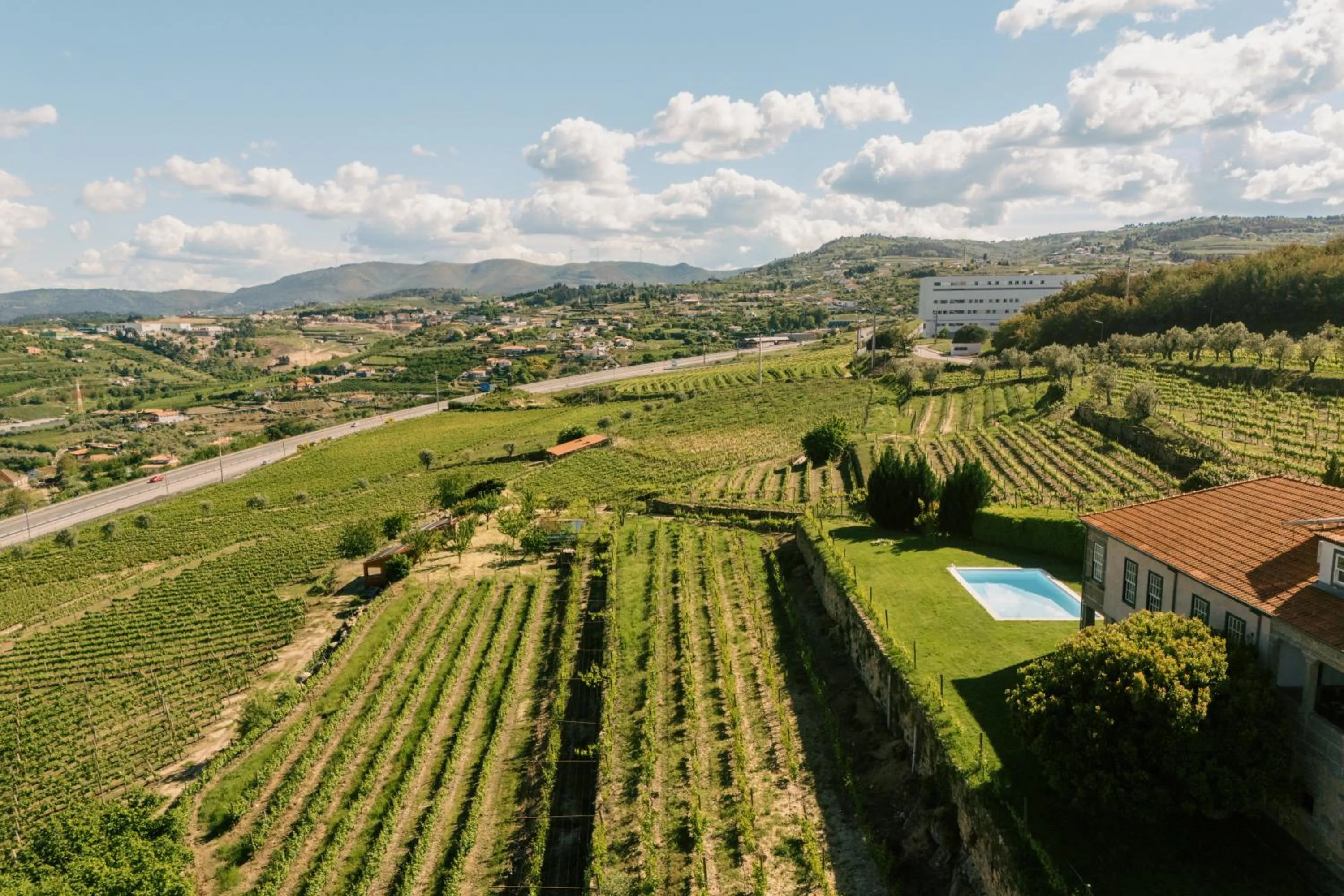 Quinta da Portela - Casa Visconde Arneiros - by RowdHouses