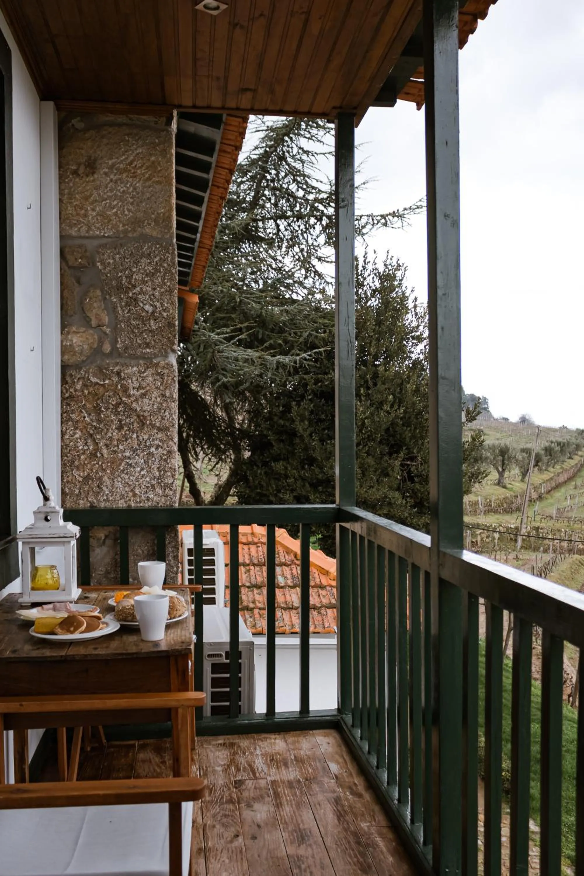 Quinta da Portela - Casa Visconde Arneiros - by RowdHouses