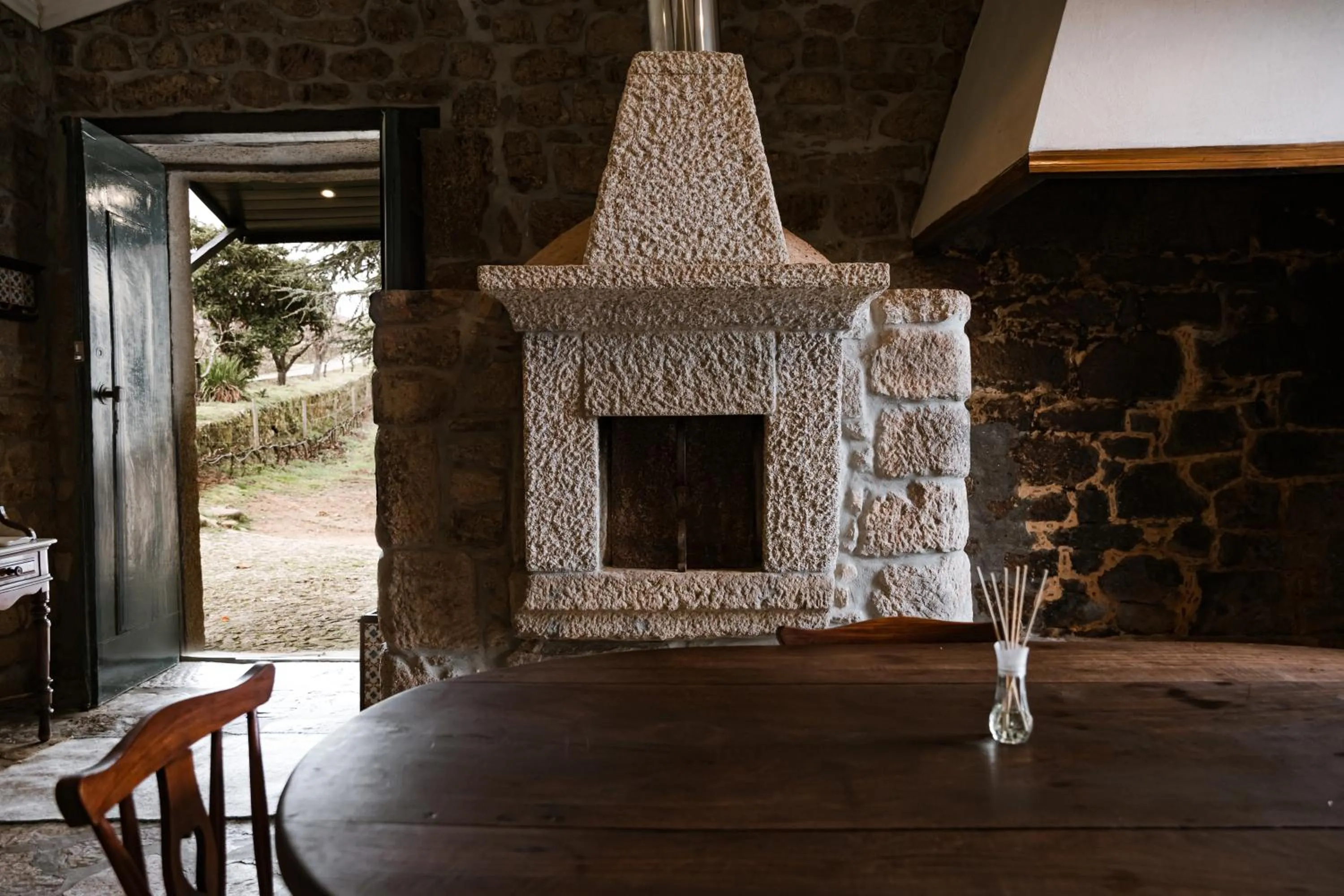 Quinta da Portela - Casa Visconde Arneiros - by RowdHouses