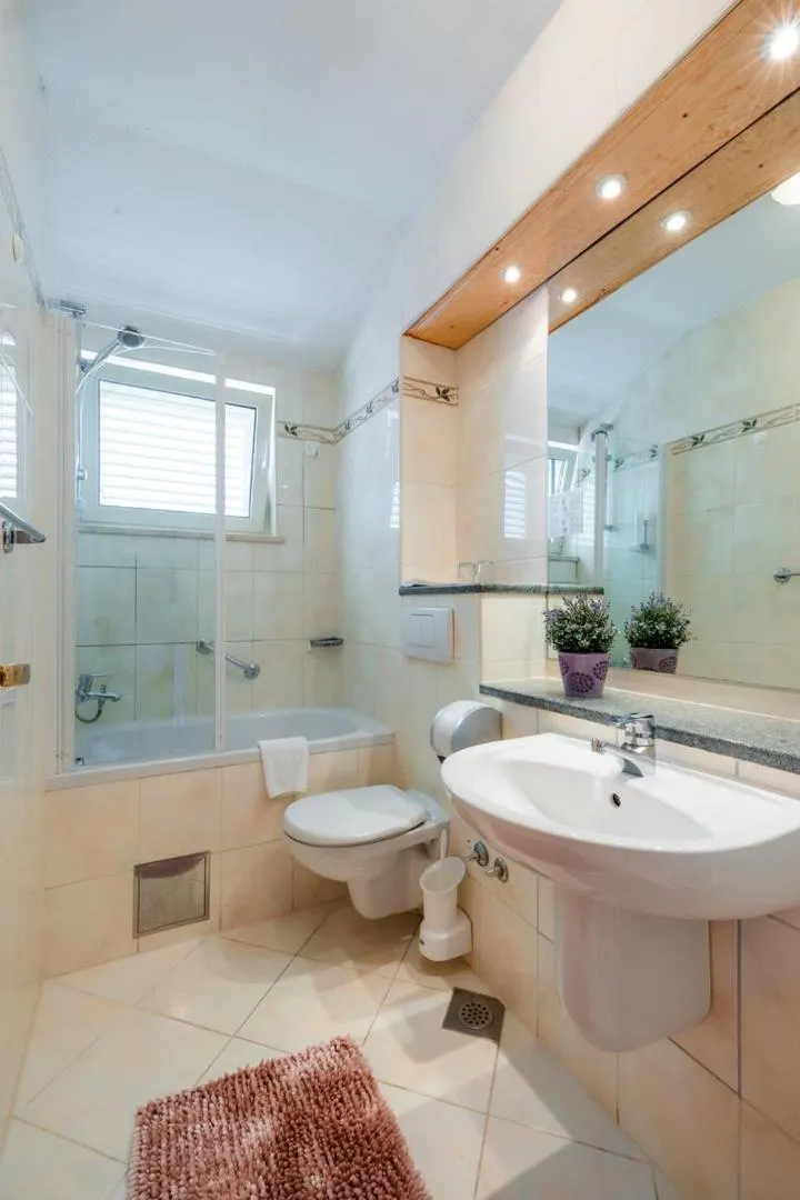 Toilet in Apartel Park Osejava