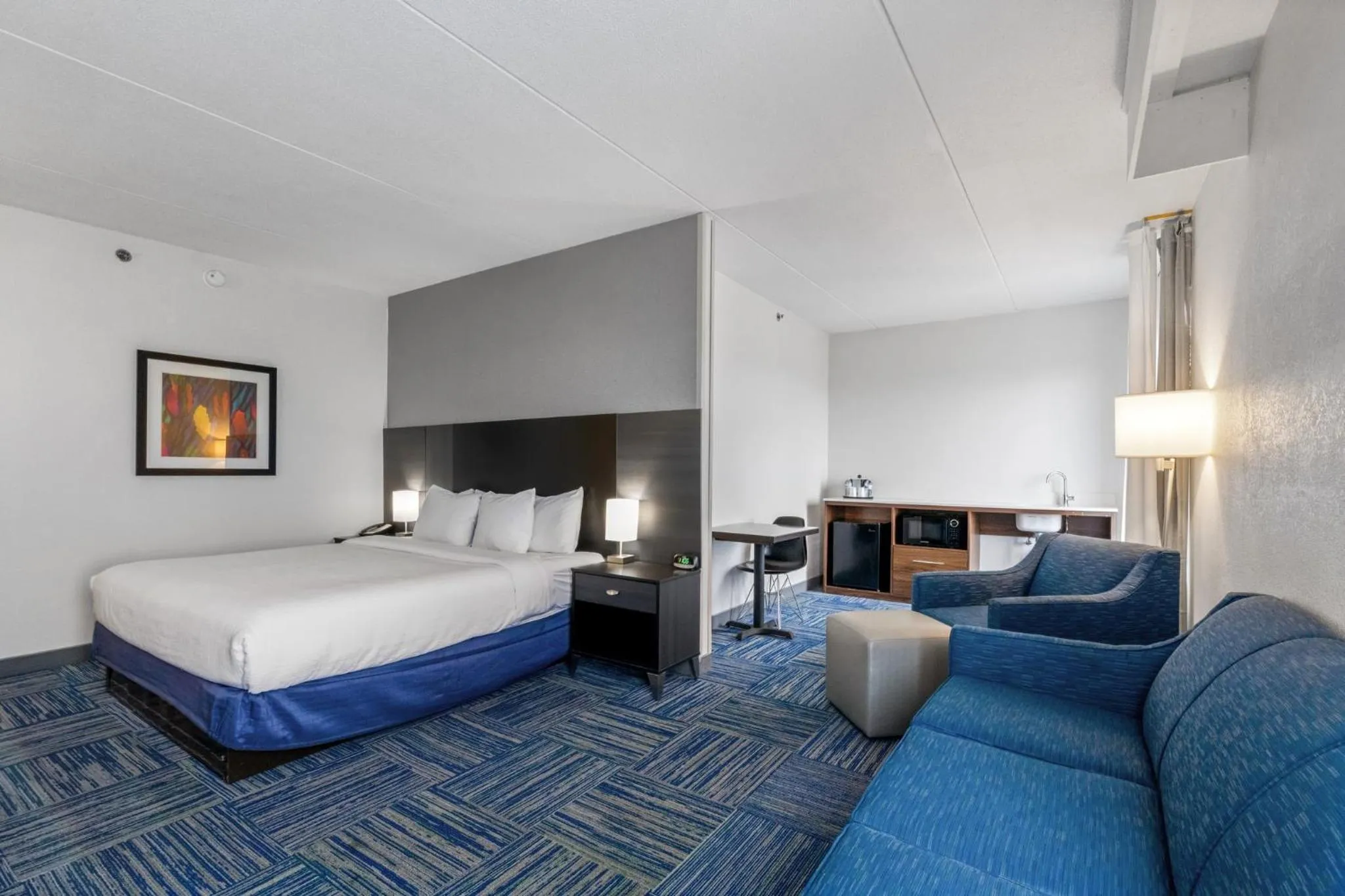 Photo of the whole room, Bed in Allentown Park Hotel by The Red Collection