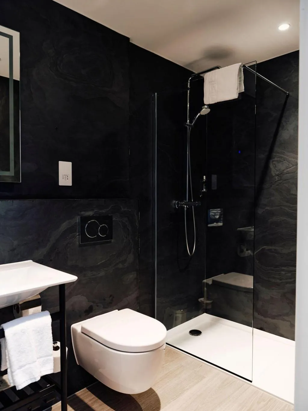 Bathroom in Hotel De Normandie