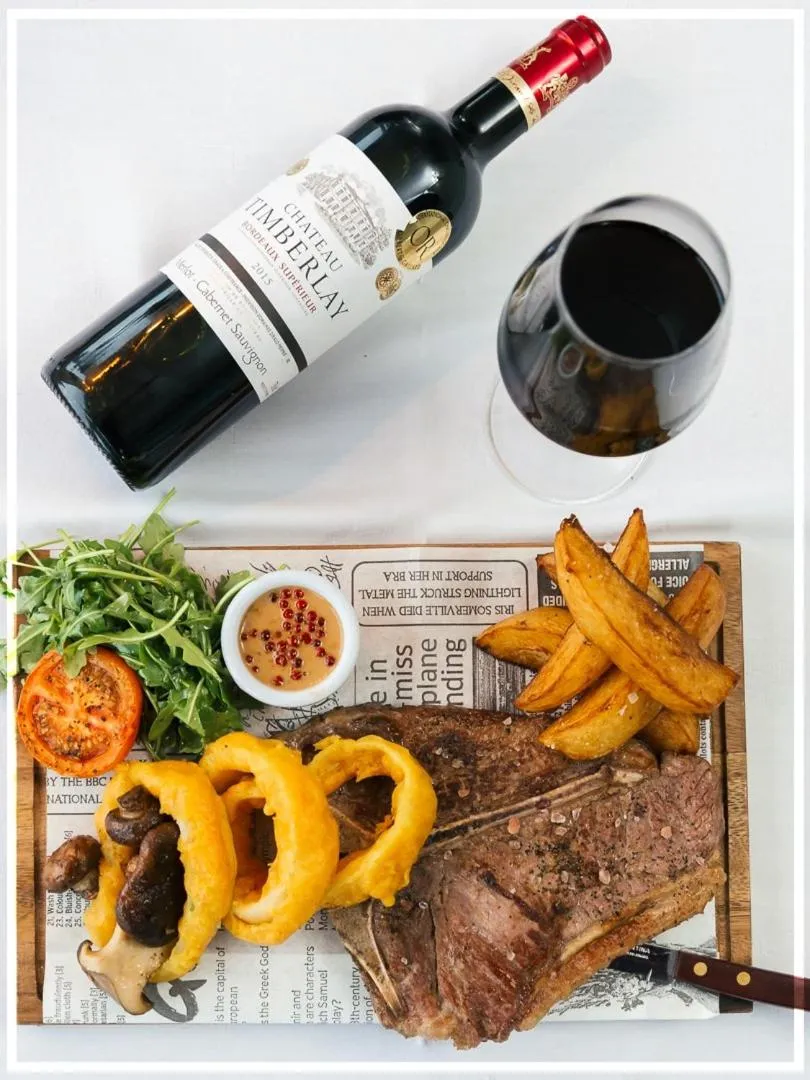 Food and drinks in Hotel De Normandie