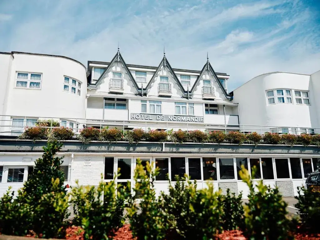 Property building in Hotel De Normandie Property building in Hotel De Normandie